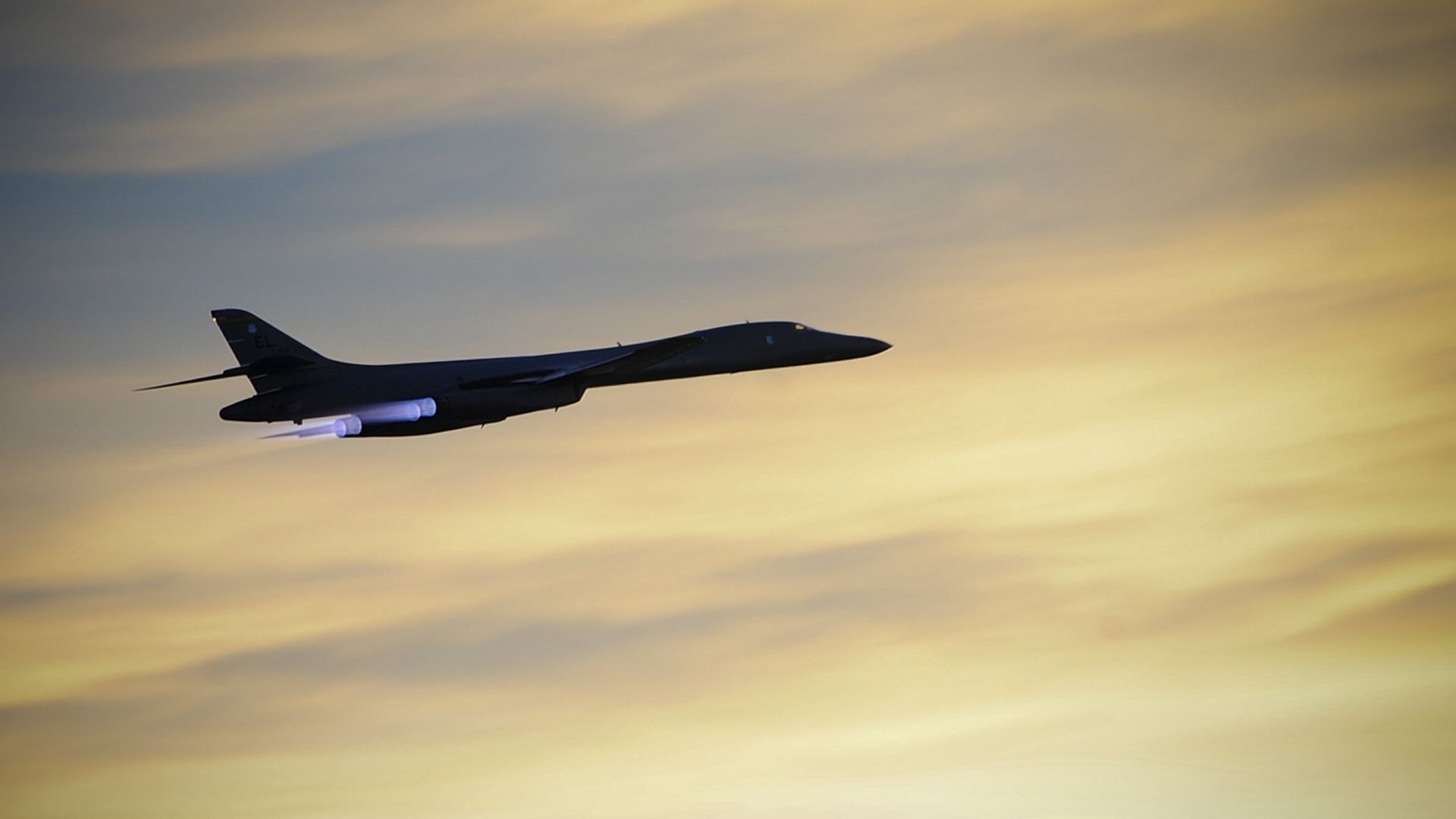 Rockwell B-1 Lancer, Striking wallpapers, Aerial might, Military prowess, 1920x1080 Full HD Desktop