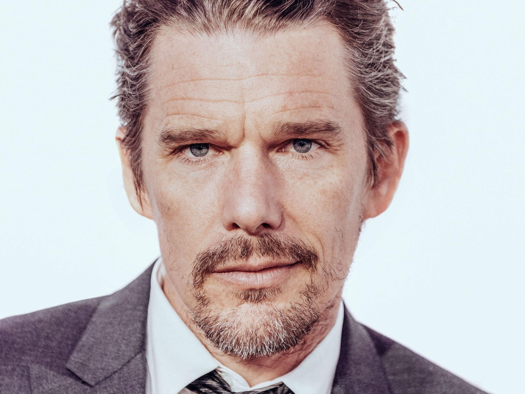 Captivating performer, Ethan Hawke portrait, Actor's charm, Hollywood icon, 2050x1540 HD Desktop