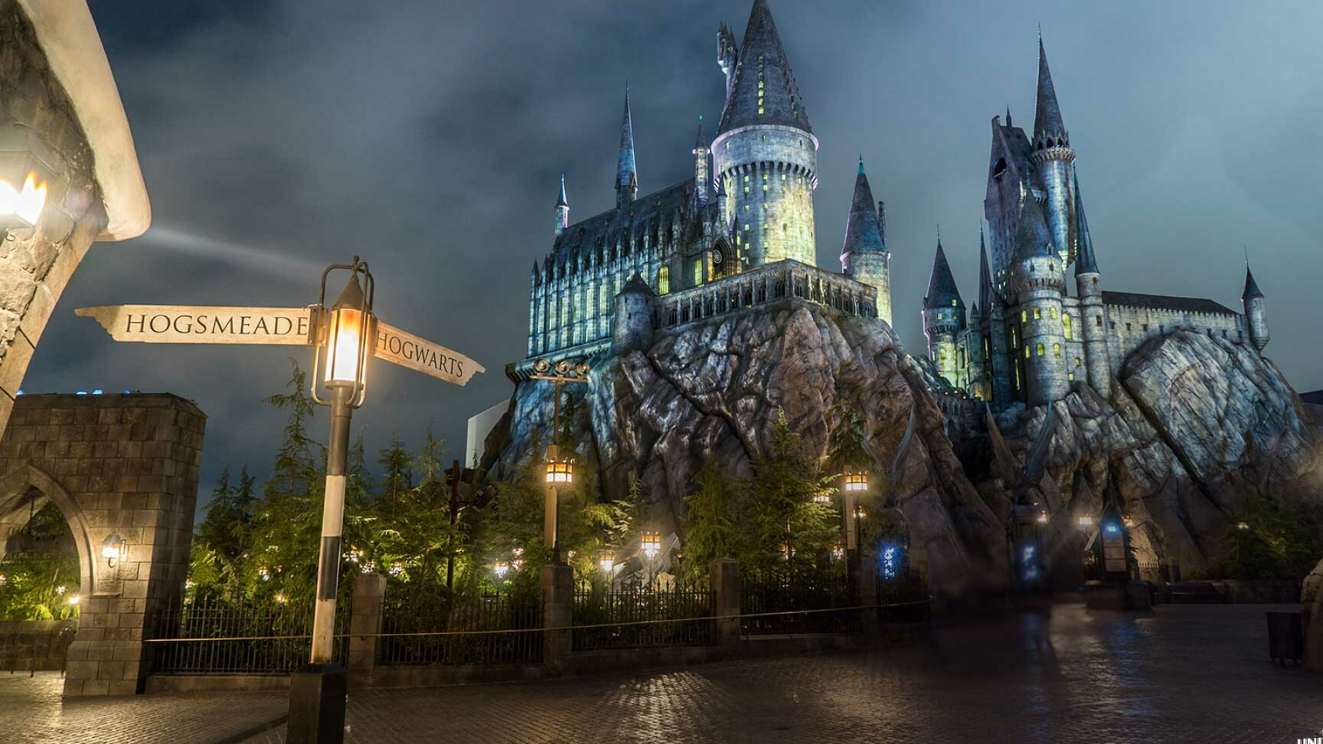 Hogwarts, Harry Potter wallpaper, Spellbinding artwork, Immersive ambiance, 1920x1080 Full HD Desktop