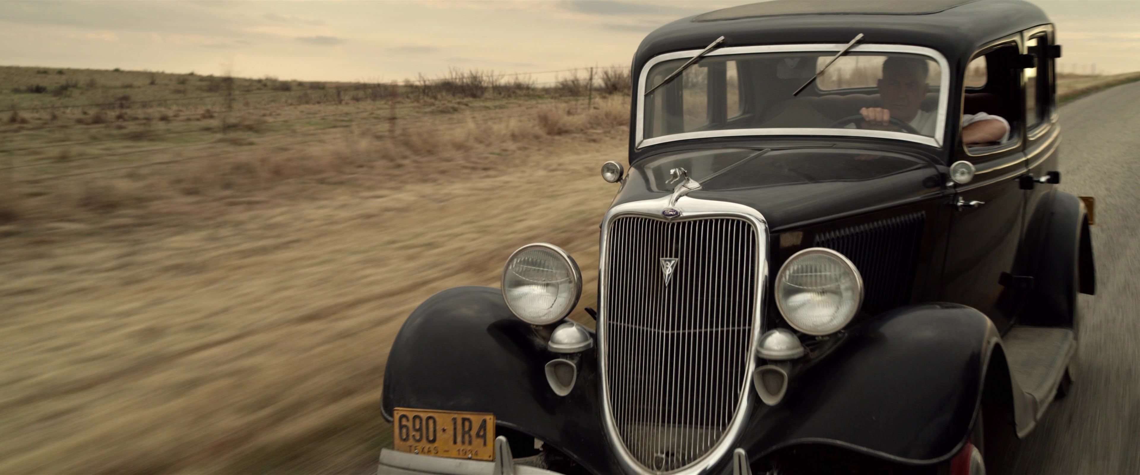 The Highwaymen 2019 movie, Iconic Ford V8, 3840x1600 Dual Screen Desktop
