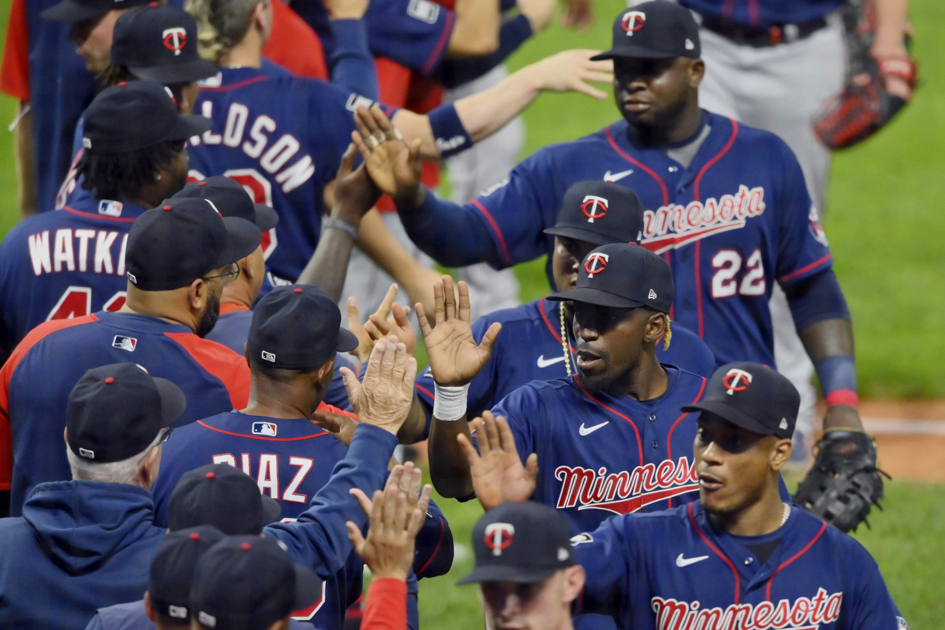 Realistic total, Twins in 2022, 3200x2140 HD Desktop