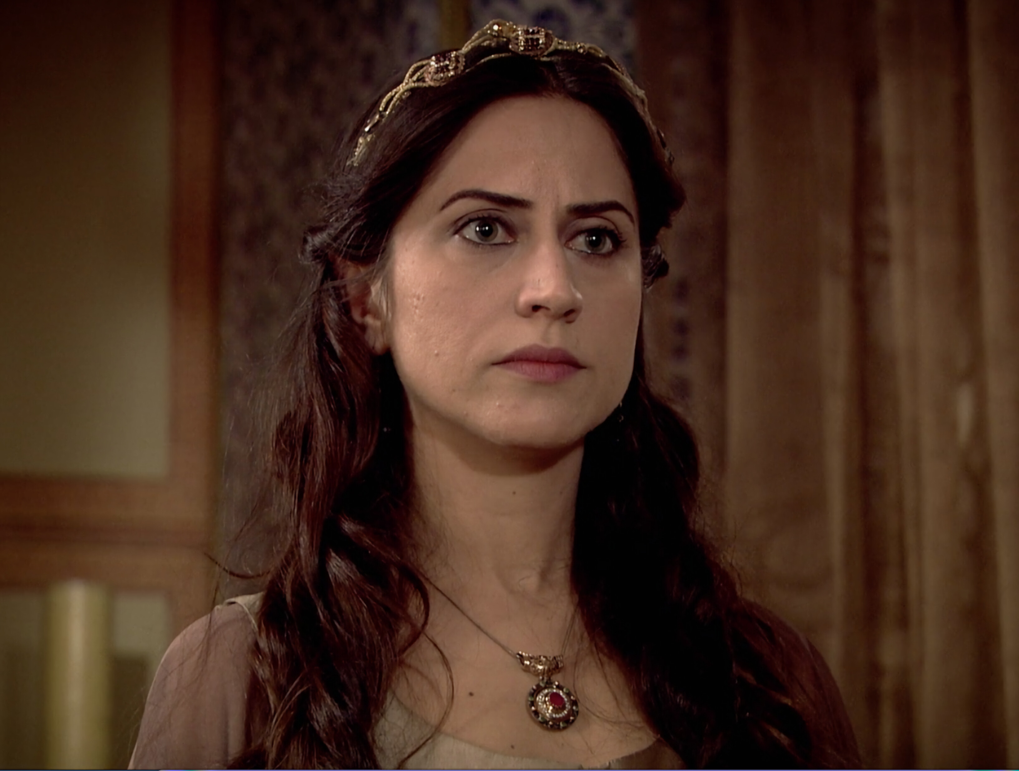 Selen Ozturk, TV show celebrity, Talented performer, Memorable character, 3270x2480 HD Desktop