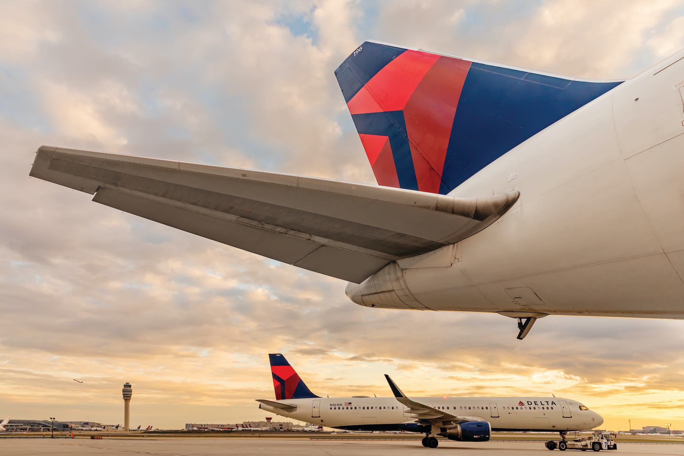 Delta Air Lines, Profit forecast, Fuel costs, Live and lets fly, 2200x1470 HD Desktop
