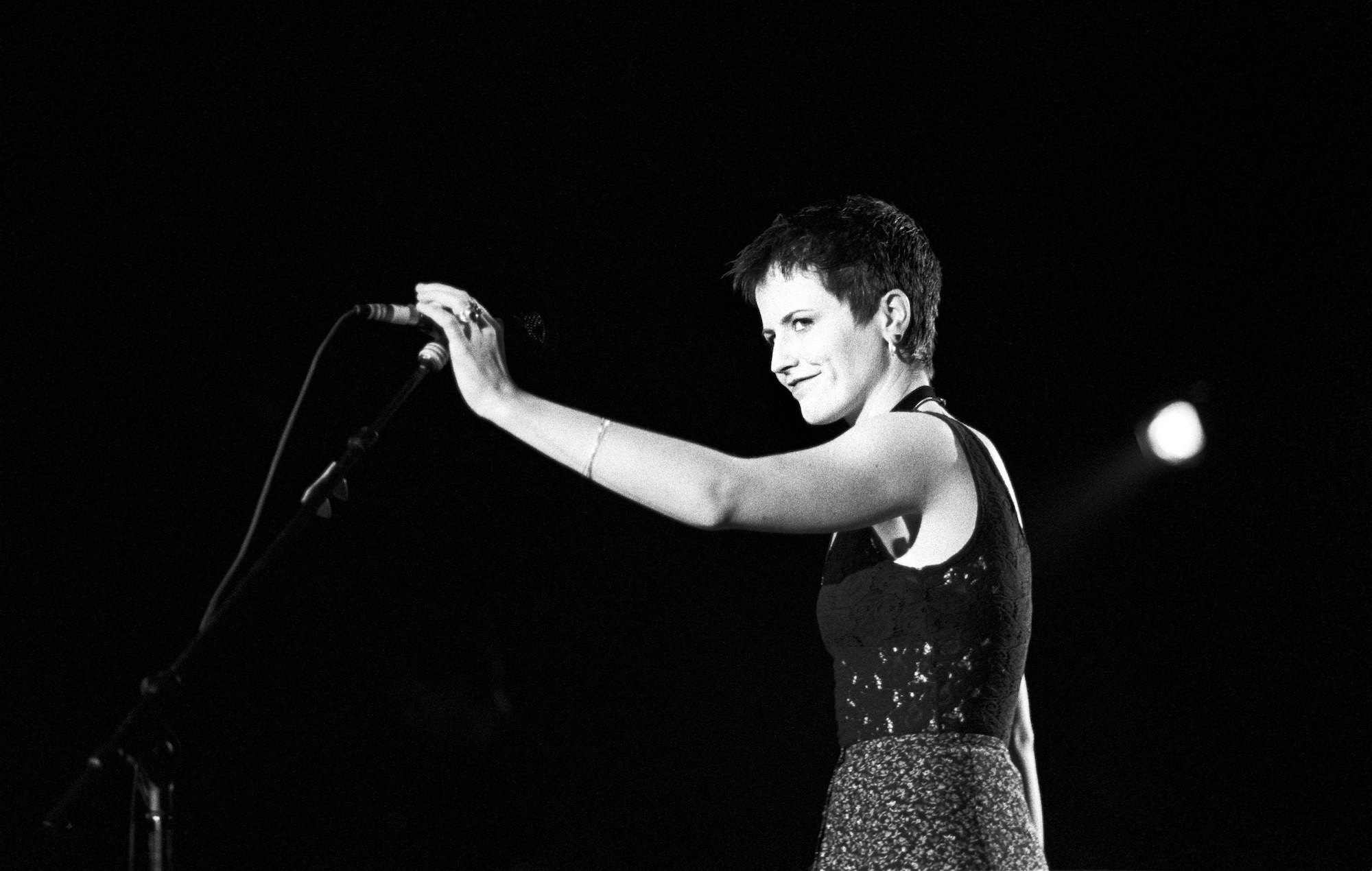 Listen to The Cranberries, Dark and swirling, 2000x1270 HD Desktop