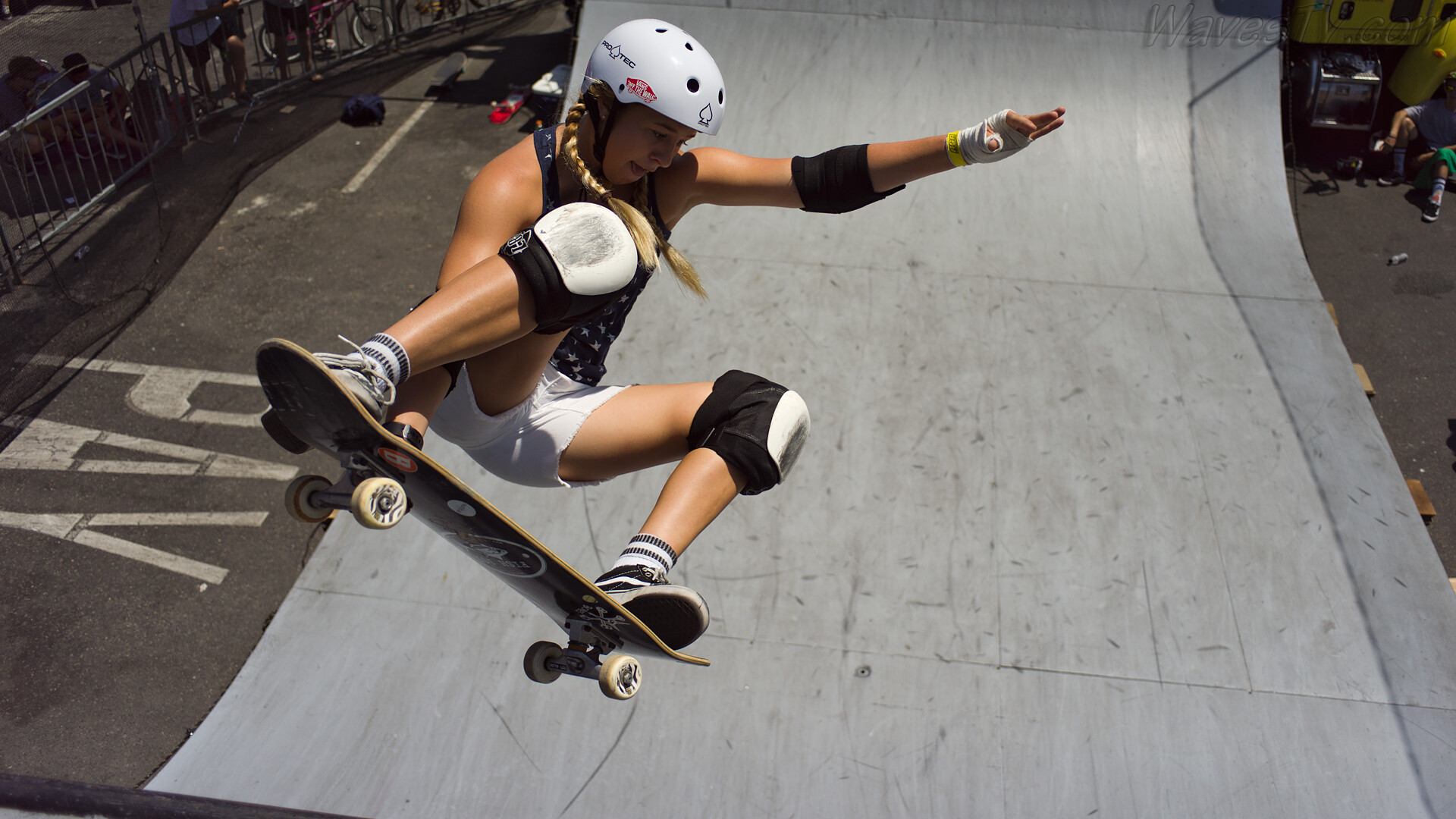Supergirl Skate Pro 2016, Girl Skateboarding Wallpaper, 1920x1080 Full HD Desktop