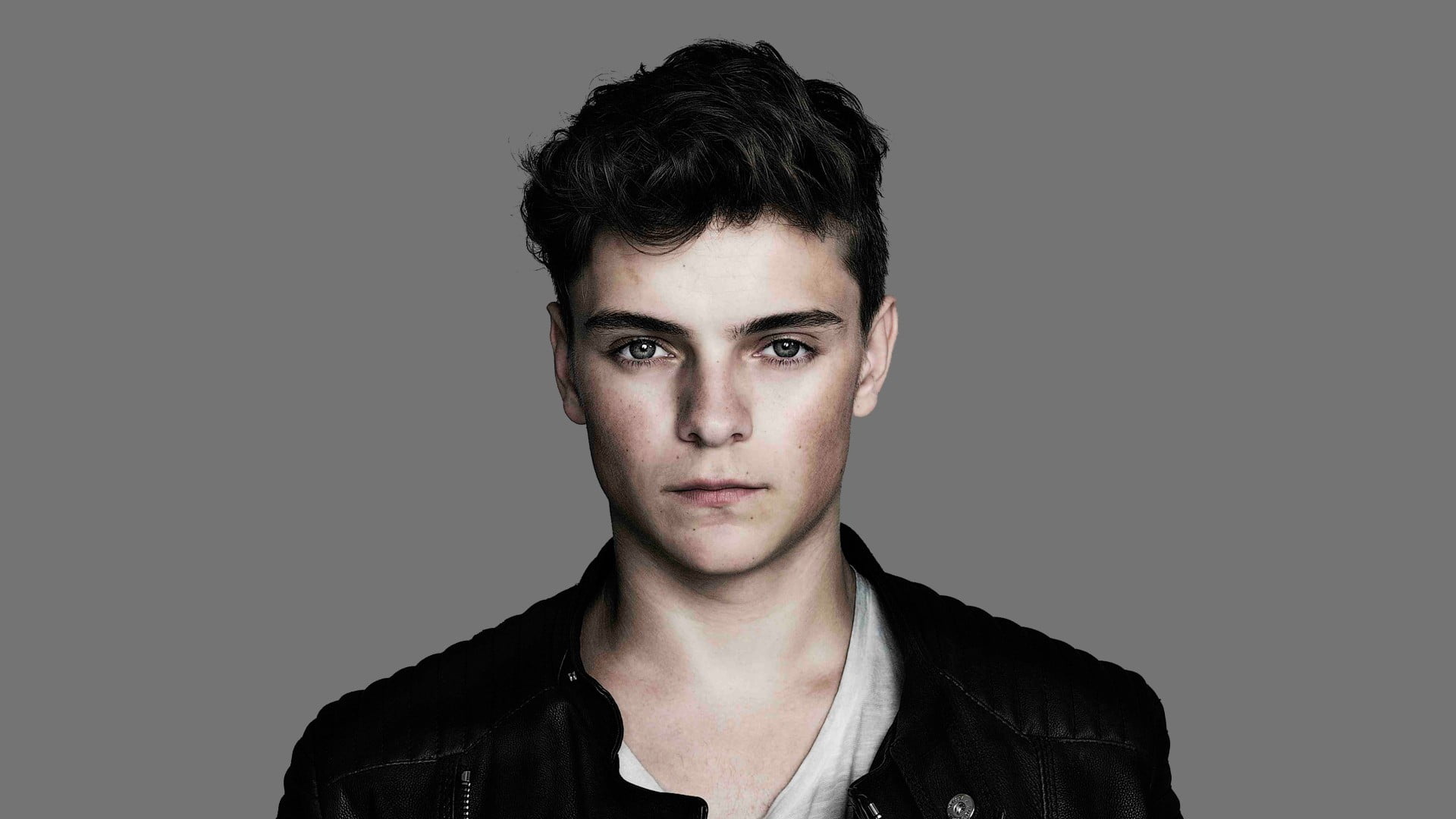 Martin Garrix, Stylish black and white shirt, DJ's monochrome look, Music wallpaper, 1920x1080 Full HD Desktop