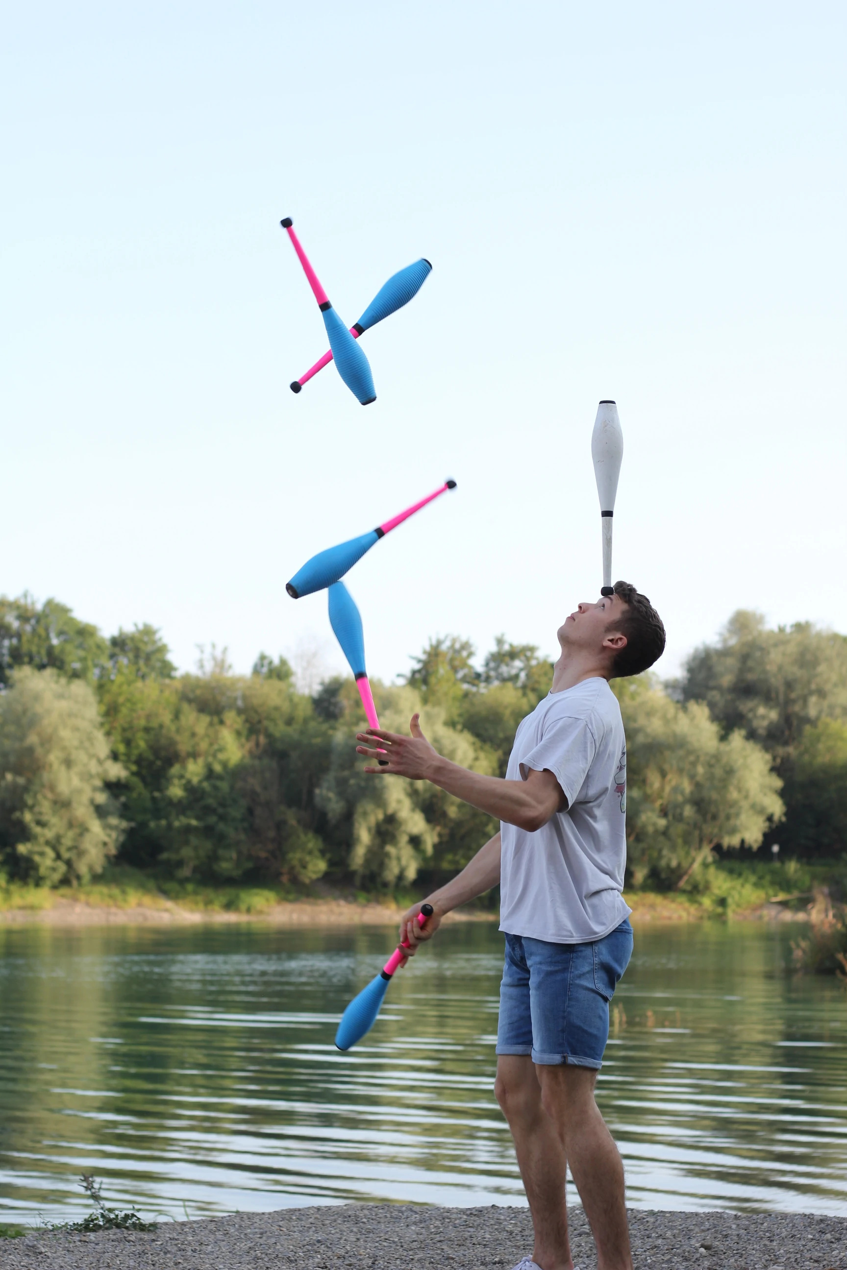 Moritz Rosner, Juggling Wallpaper, 1730x2600 HD Phone