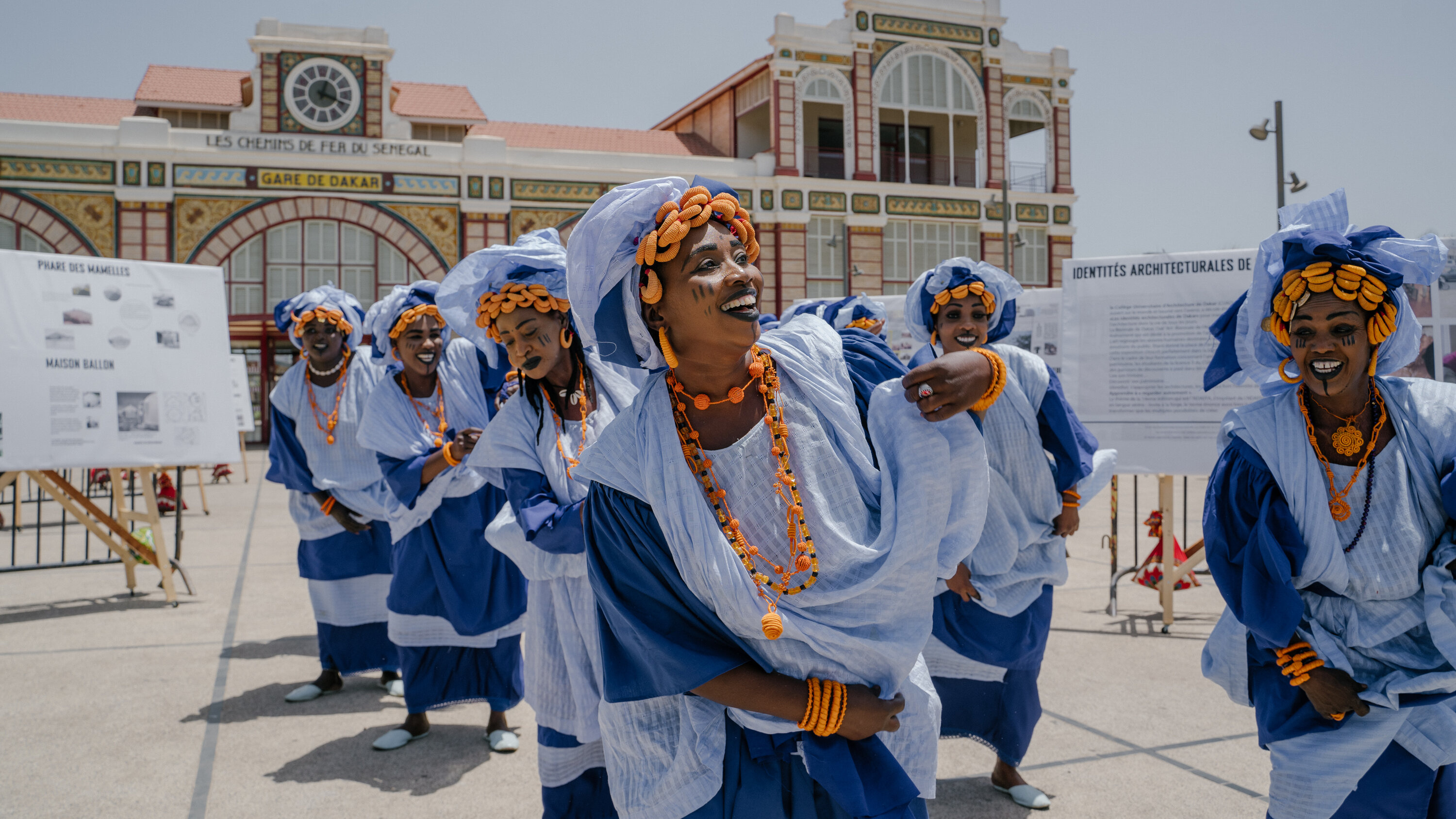 Dakar Biennale, Colorful canvas, New York Times, City, 3000x1690 HD Desktop