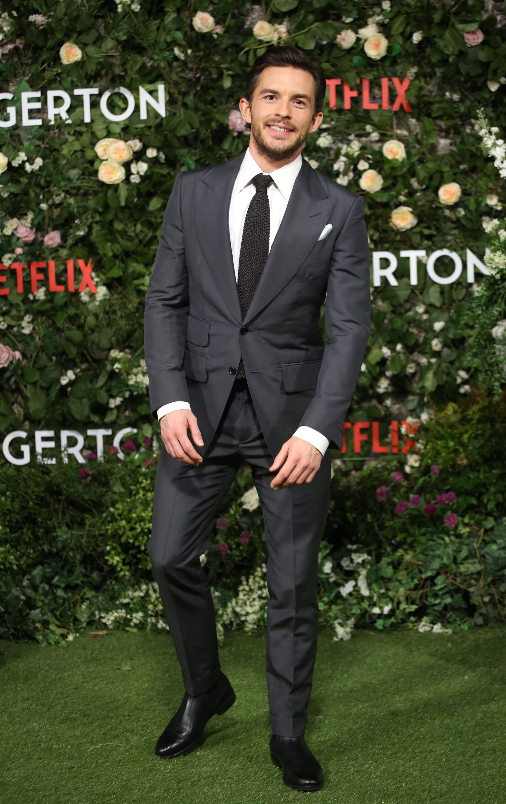 Jonathan Bailey, Simone Ashley, Season 2 world premiere, Access, 1620x2560 HD Phone