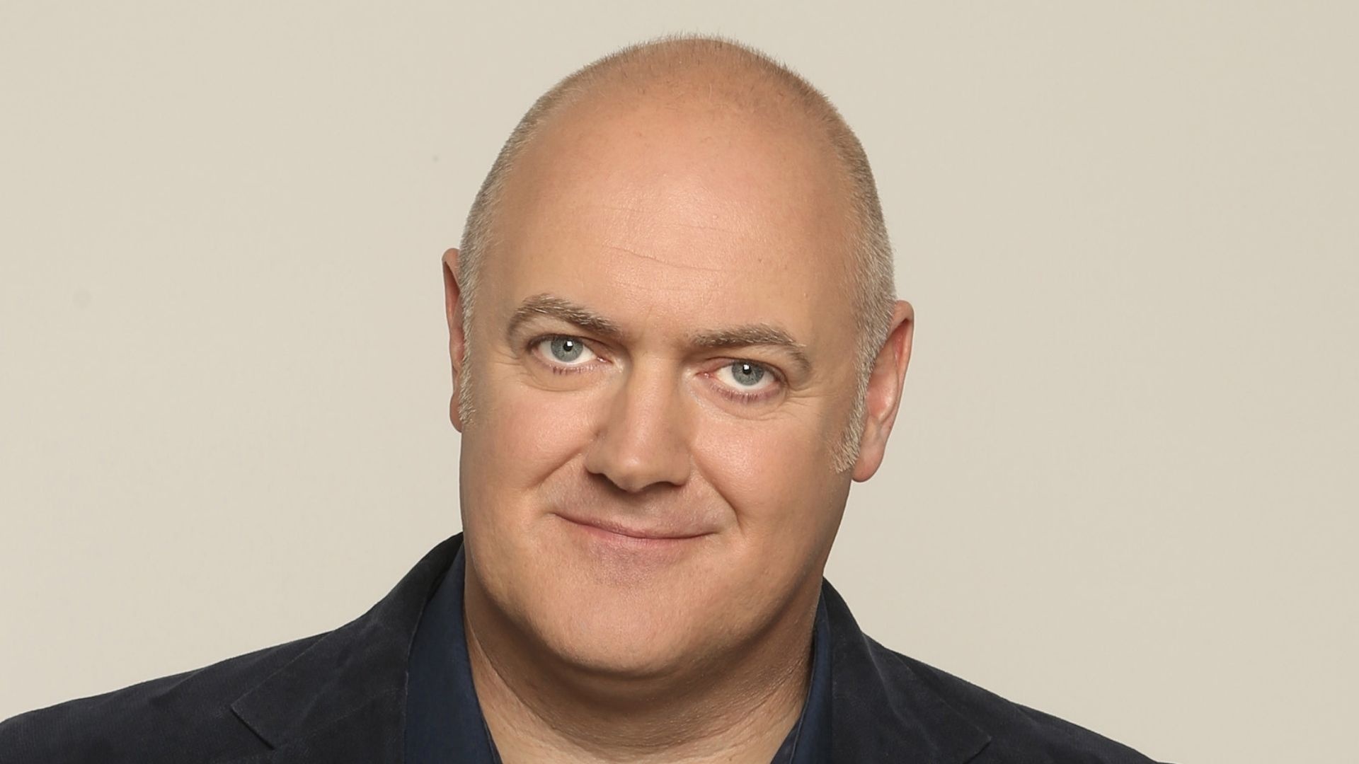 Dara O Briain, Dublin airport, Frustrating delays, Passport check, 1920x1080 Full HD Desktop