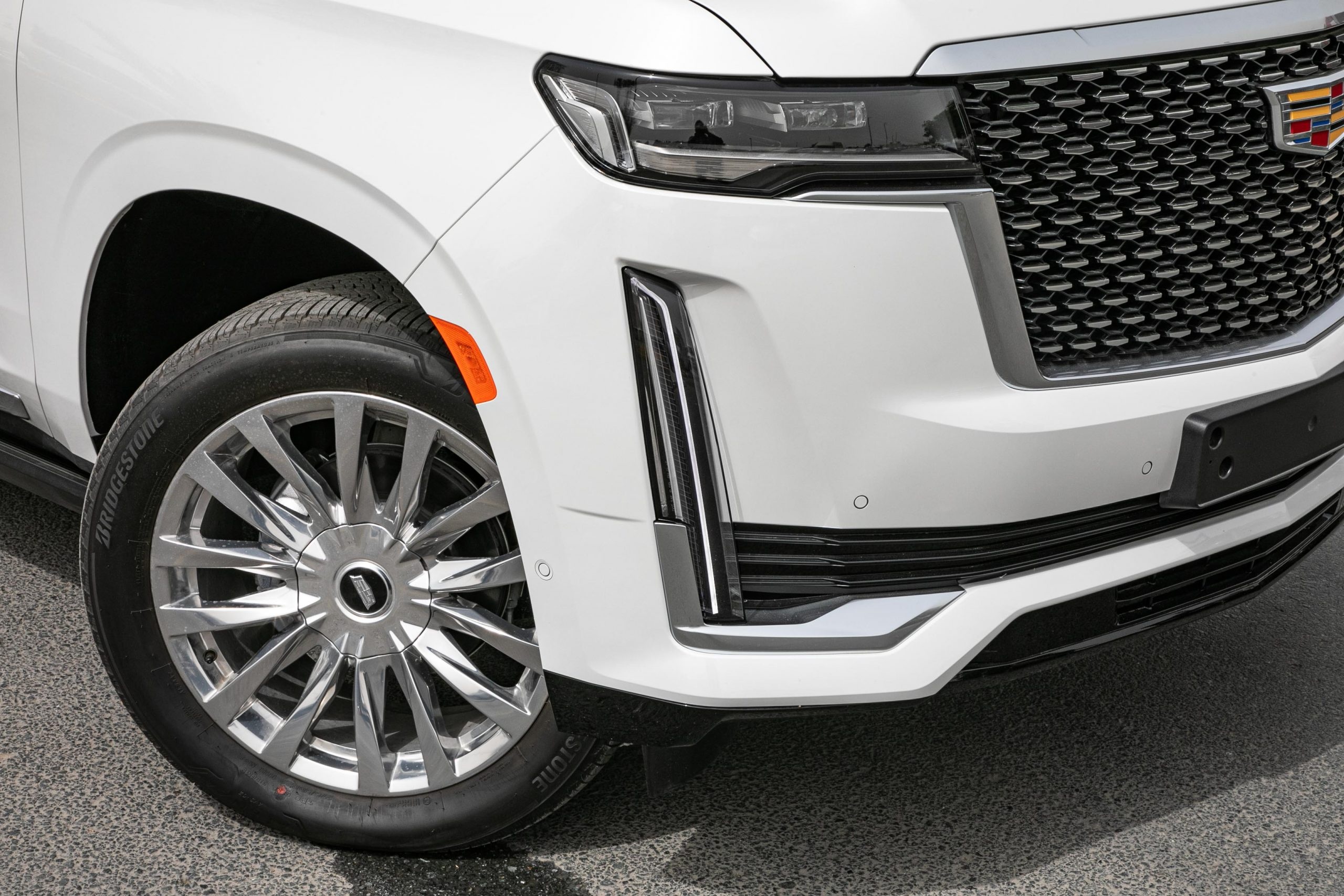 Wheel, Cadillac Wallpaper, 2560x1710 HD Desktop