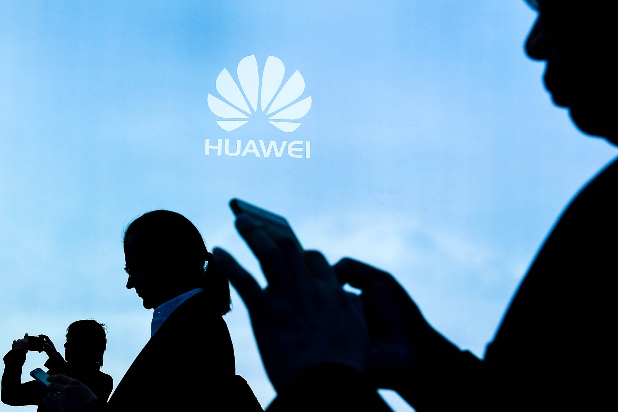HUAWEI Logo, Trade secret theft charges, Legal implications, Corporate reputation, 2400x1600 HD Desktop