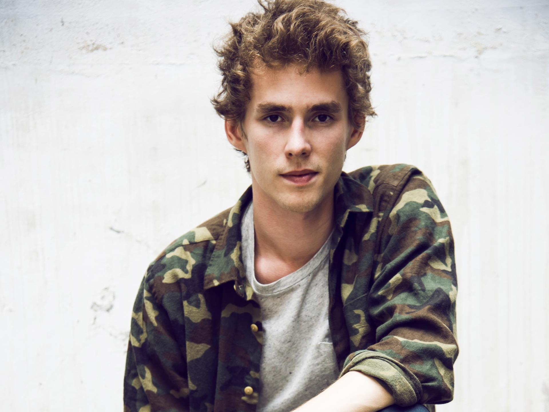 Lost Frequencies, Live DJ sets, Videos, Music performances, 1920x1440 HD Desktop