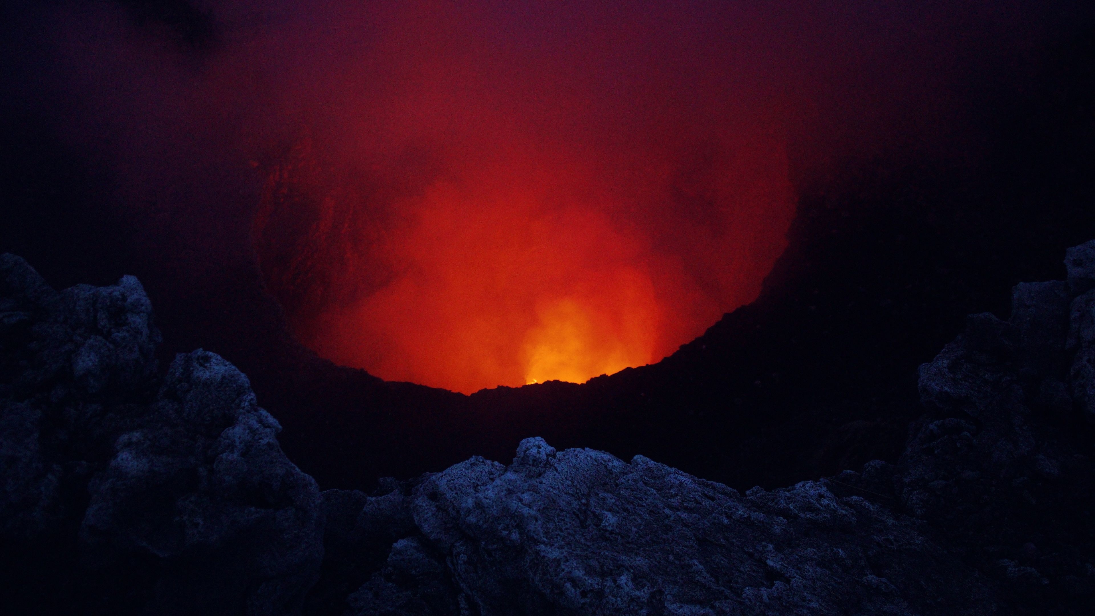 Spectacular volcanic formations, Fiery lava rivers, Volcanic beauty, Nature's raw power, 3840x2160 4K Desktop