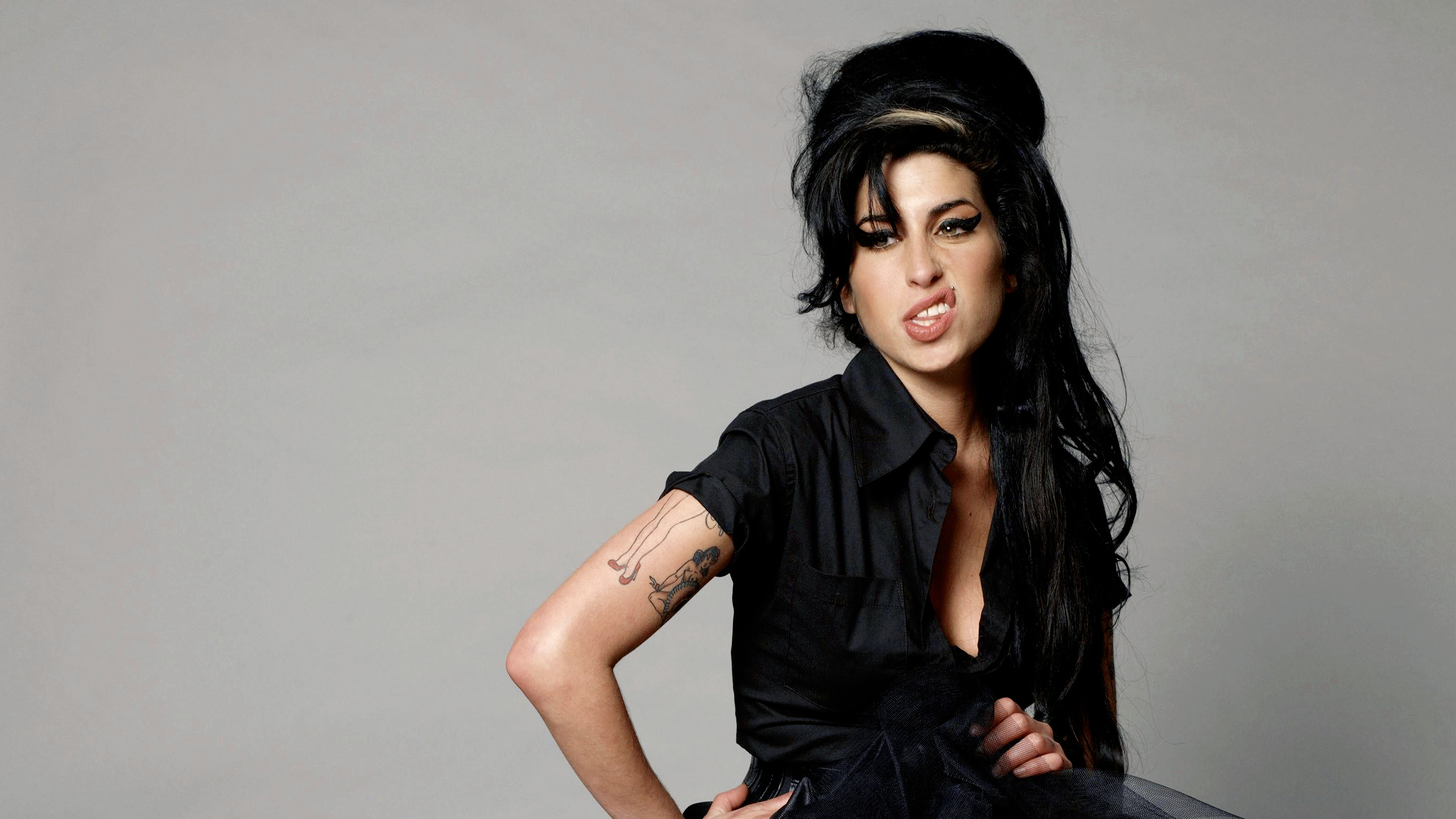 Amy Winehouse, HD wallpaper, Stunning background, Captivating image, 2560x1440 HD Desktop