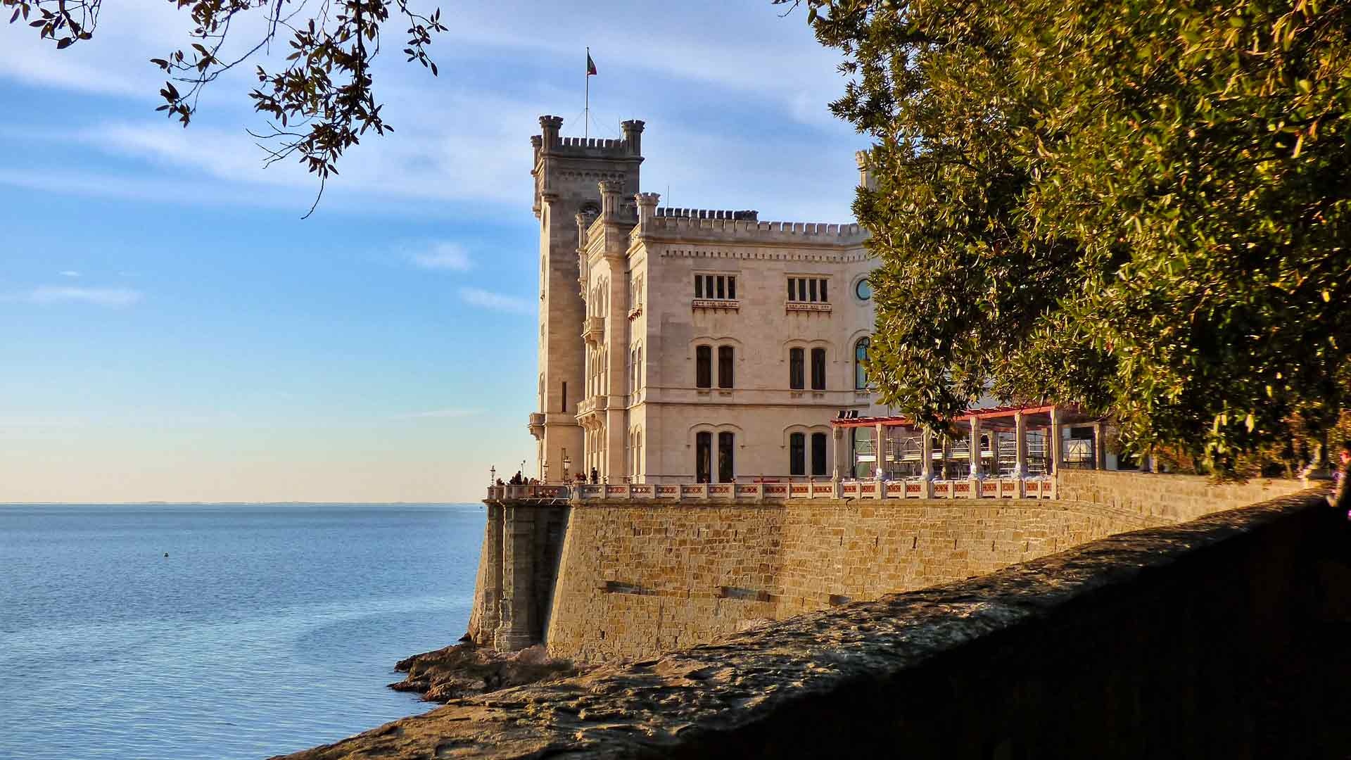Port of Trieste parking, ParkAgent service, Easy parking booking, Italy travels, 1920x1080 Full HD Desktop