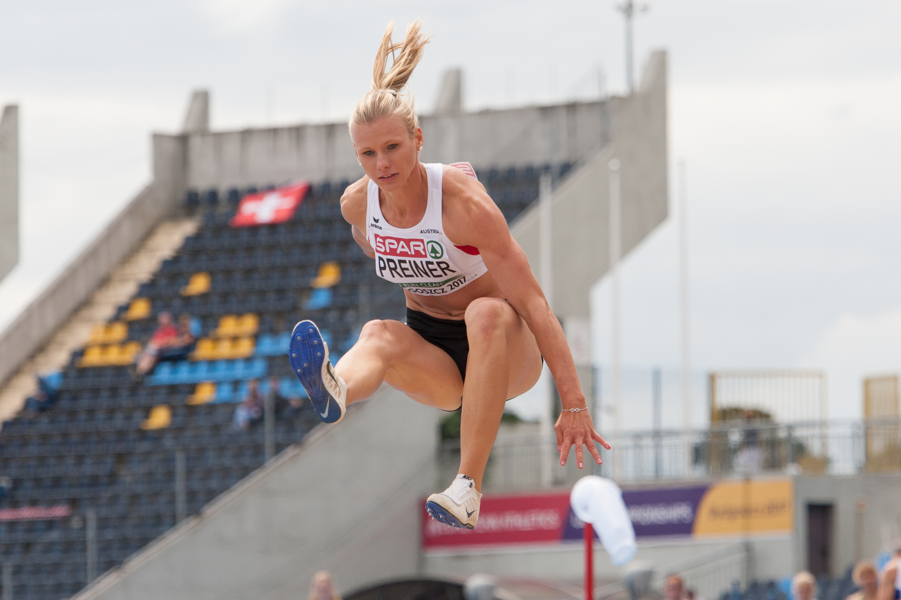 Jump, Verena Preiner Wallpaper, 3050x2040 HD Desktop