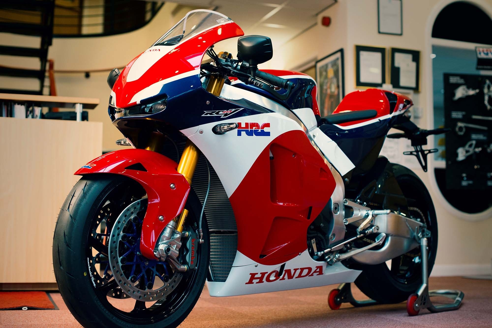 Isle of Man TT, Honda RC213V-S Wallpaper, 2000x1340 HD Desktop