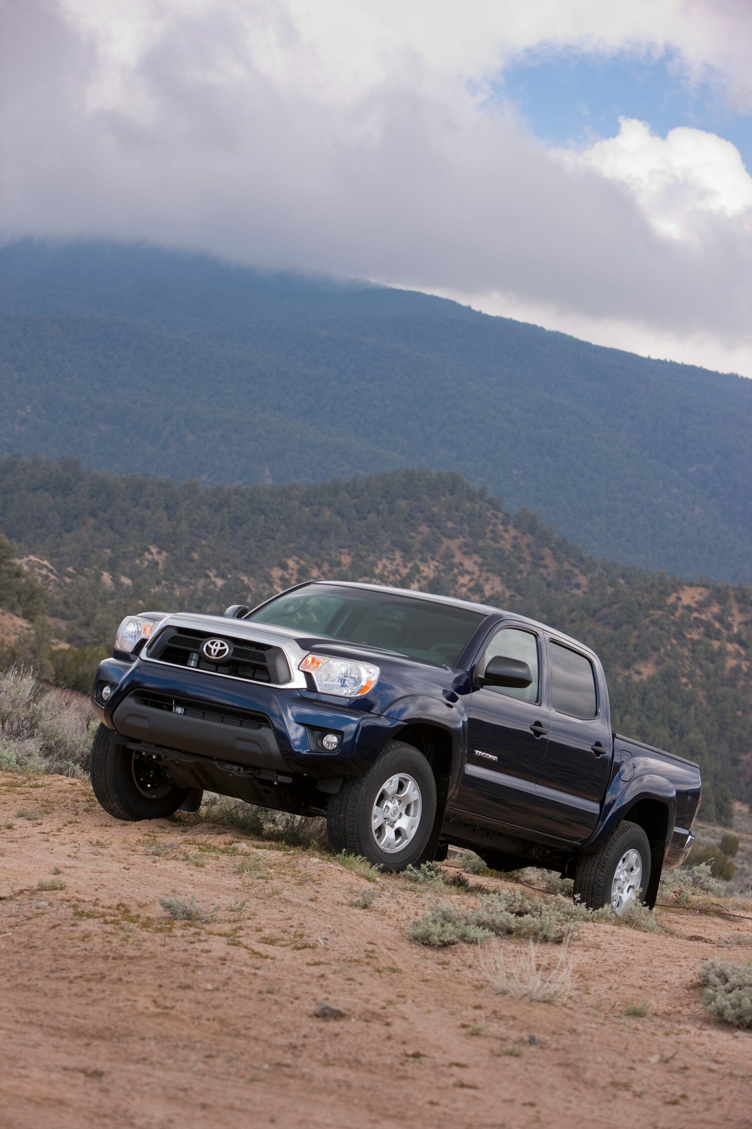 2012-2015 Toyota Tacoma, USA newsroom, 1500x2250 HD Phone