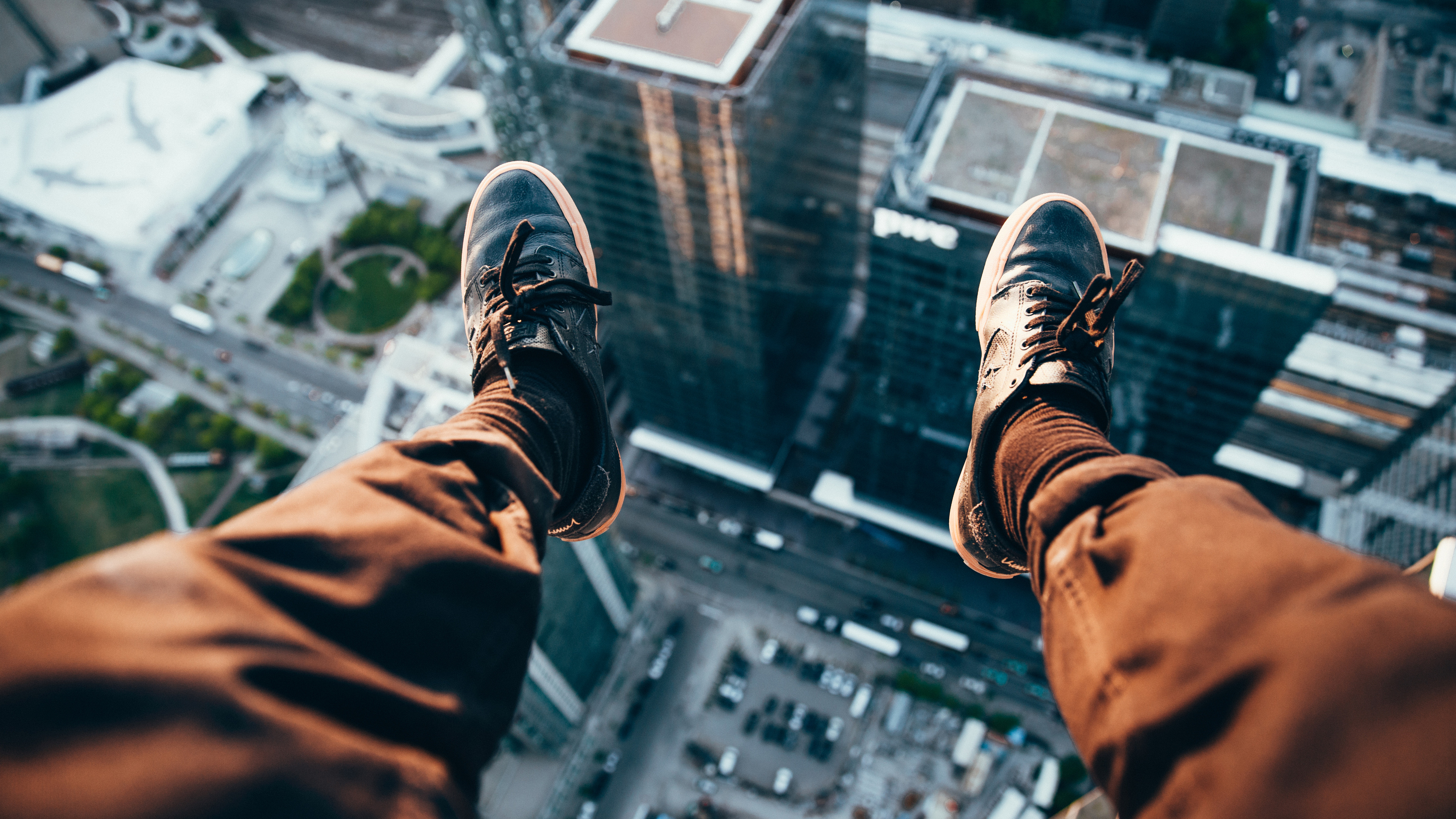 Rooftop, Man sitting, 4K, HD, 3840x2160 4K Desktop