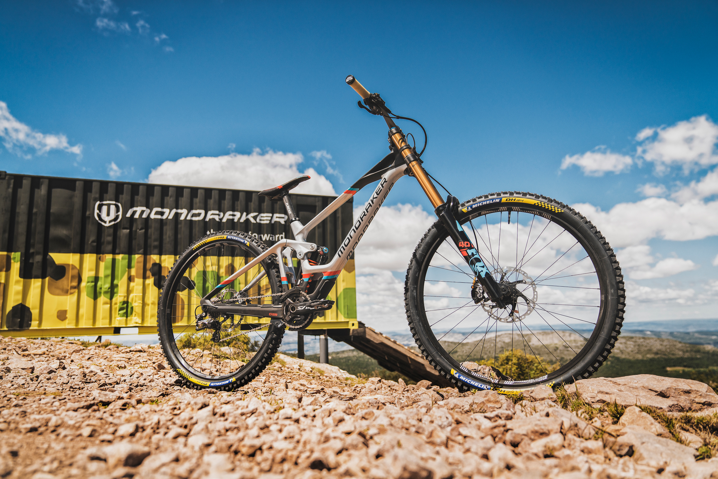 Summum Carbon, Mondraker Wallpaper, 2500x1670 HD Desktop
