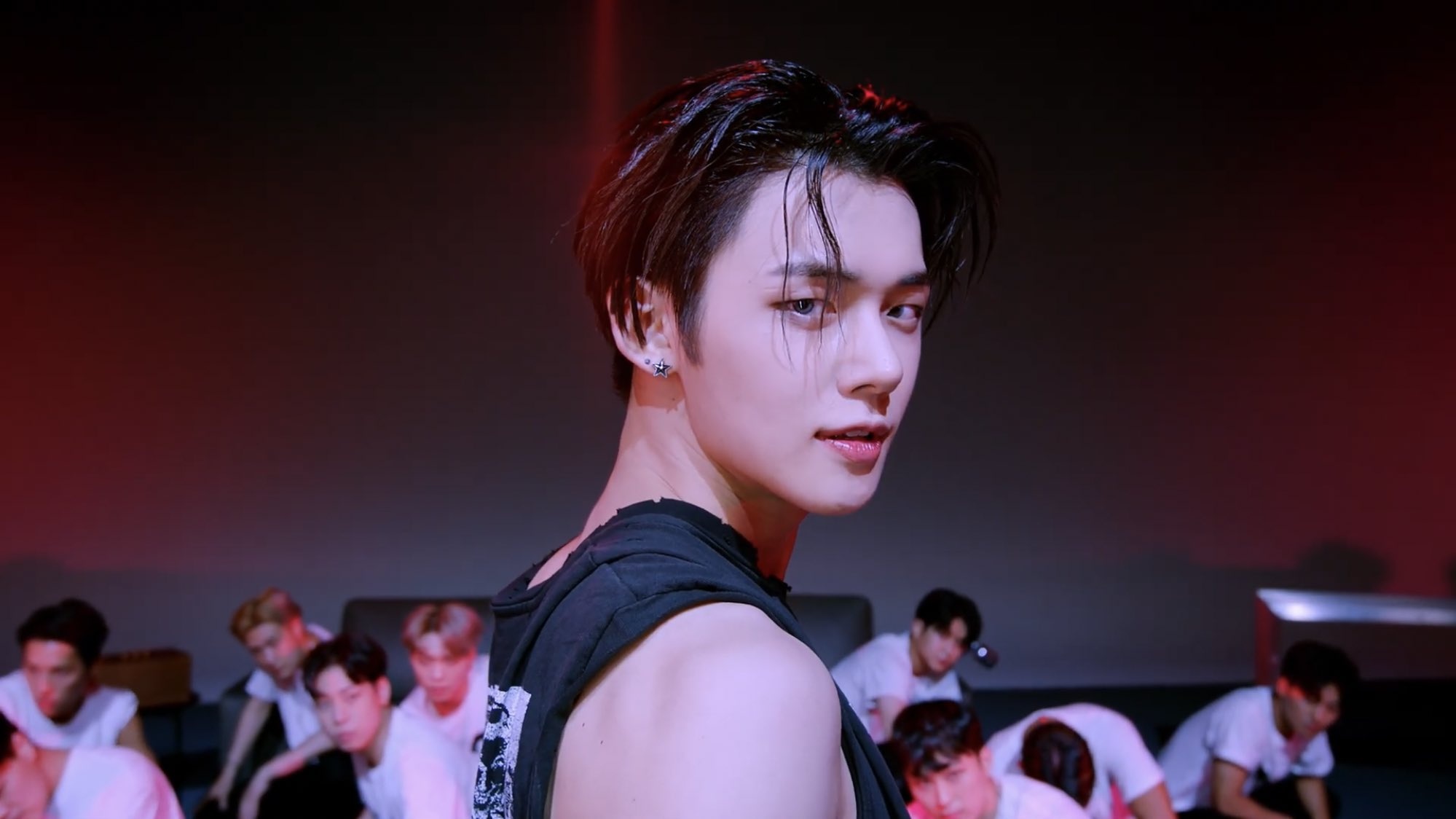 Yeonjun, Tomorrow X Together, Stage backup dancers, HD Desktop wallpaper