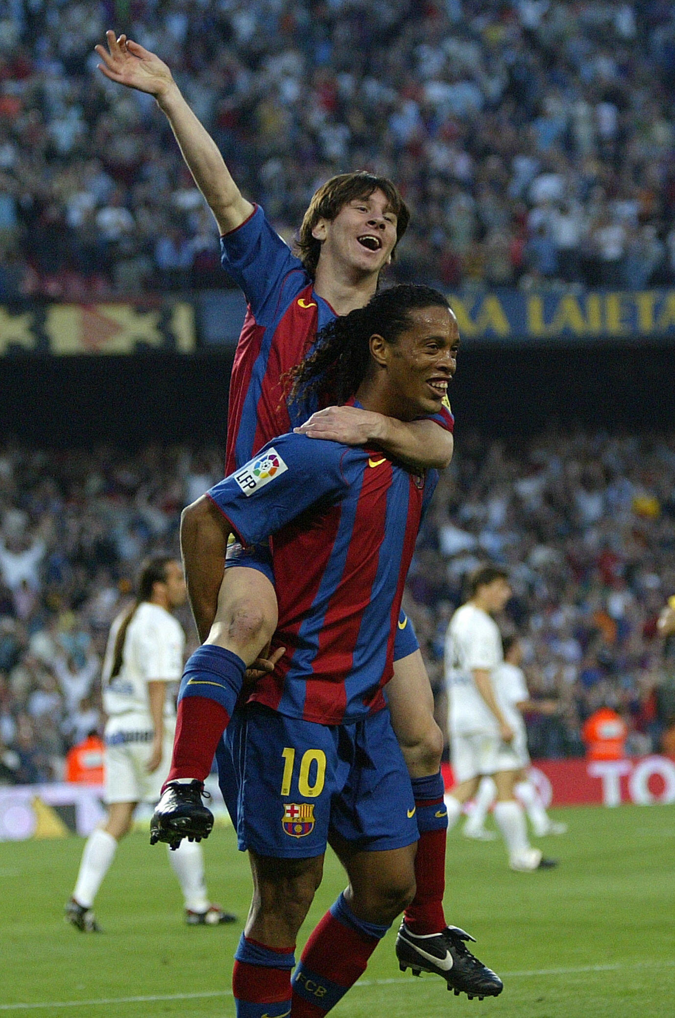 Ronaldinho, Lionel Messi, FC Barcelona, HD Phone wallpaper