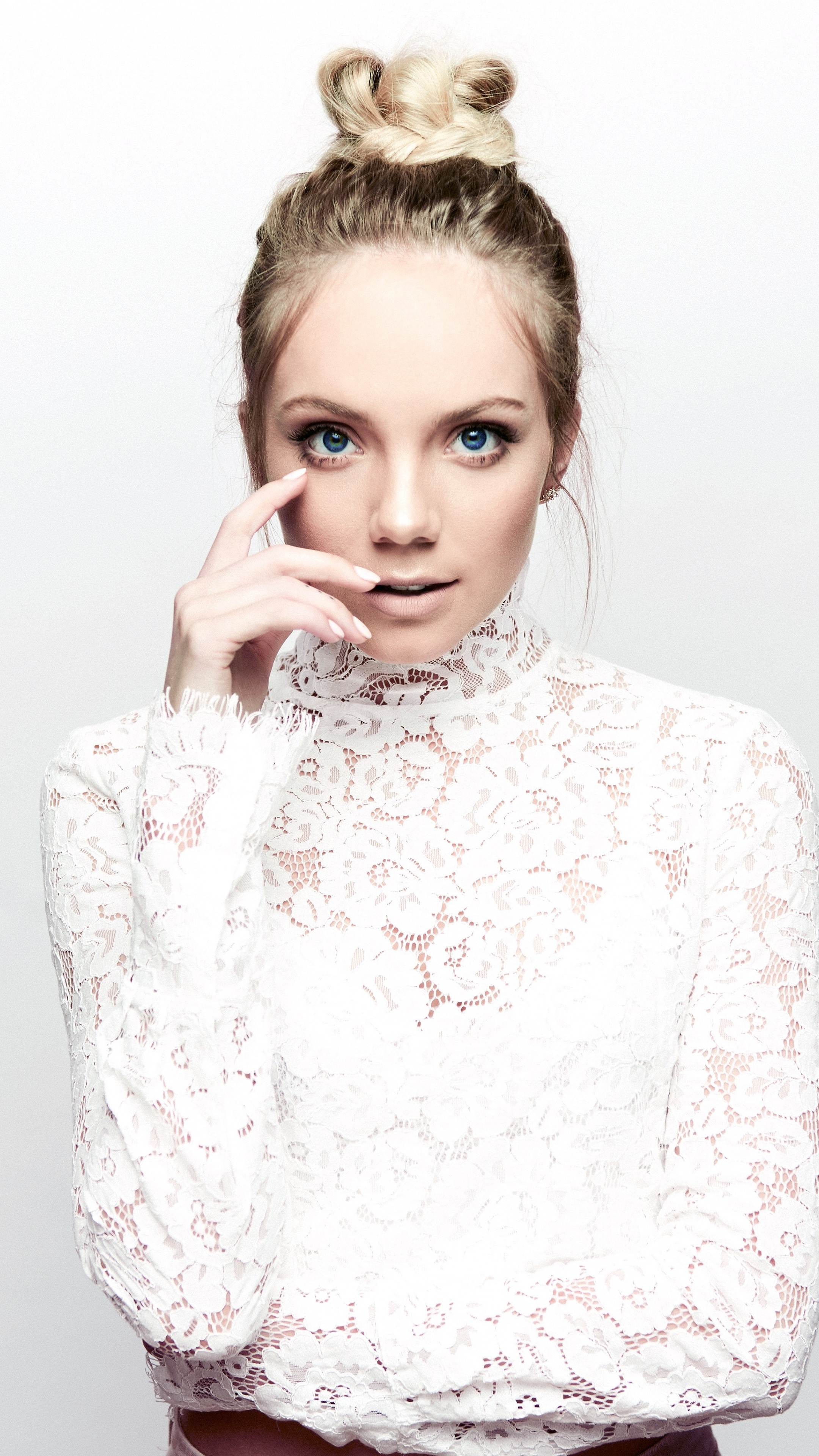 Danielle Bradbery, Xperia XXZZ5 Premium, HD 4K wallpapers, Picture-perfect moments, 2160x3840 4K Phone