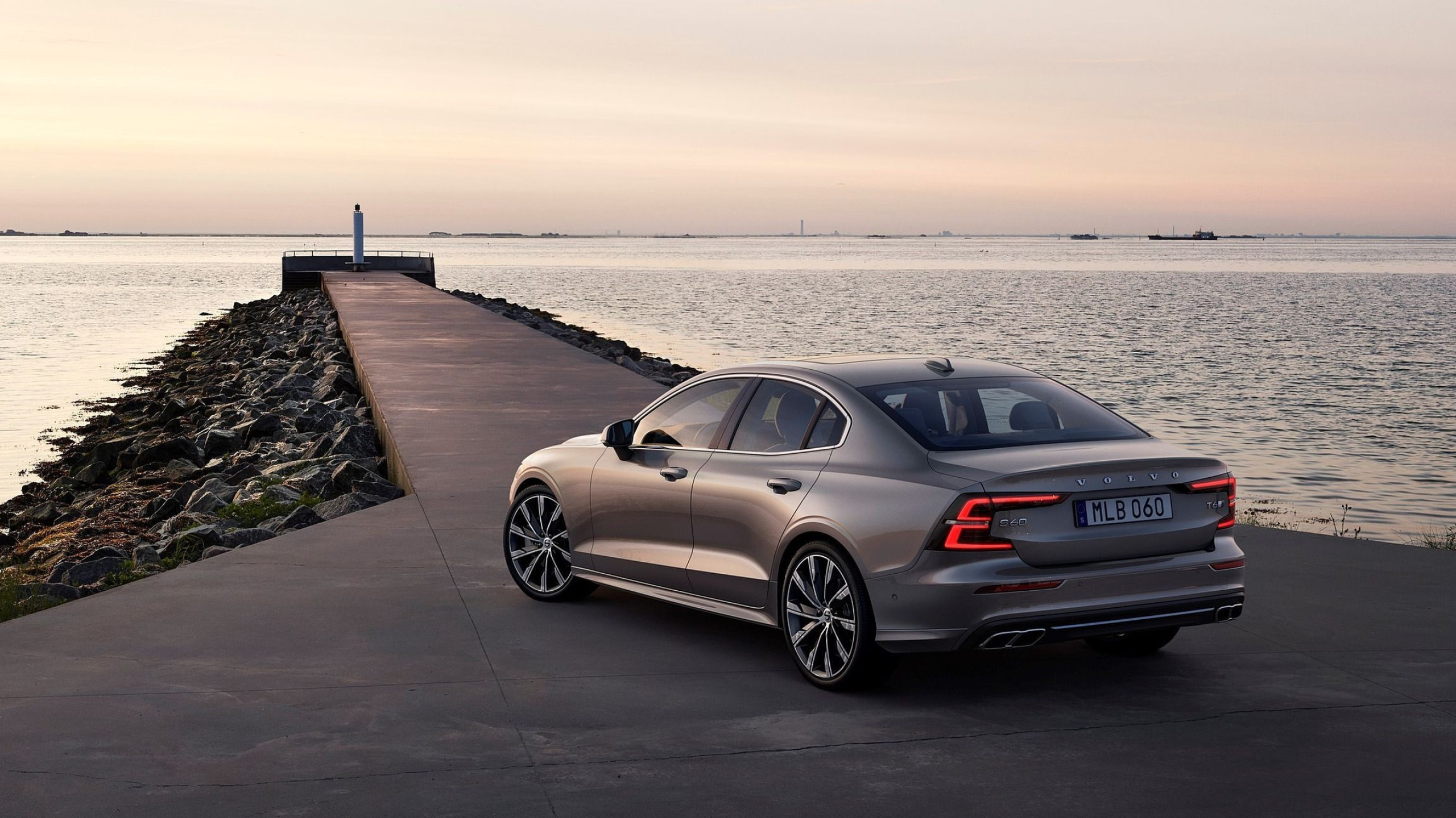 Volvo S60, Scandinavian elegance, Luxurious sedan, Top-class sophistication, 2560x1440 HD Desktop