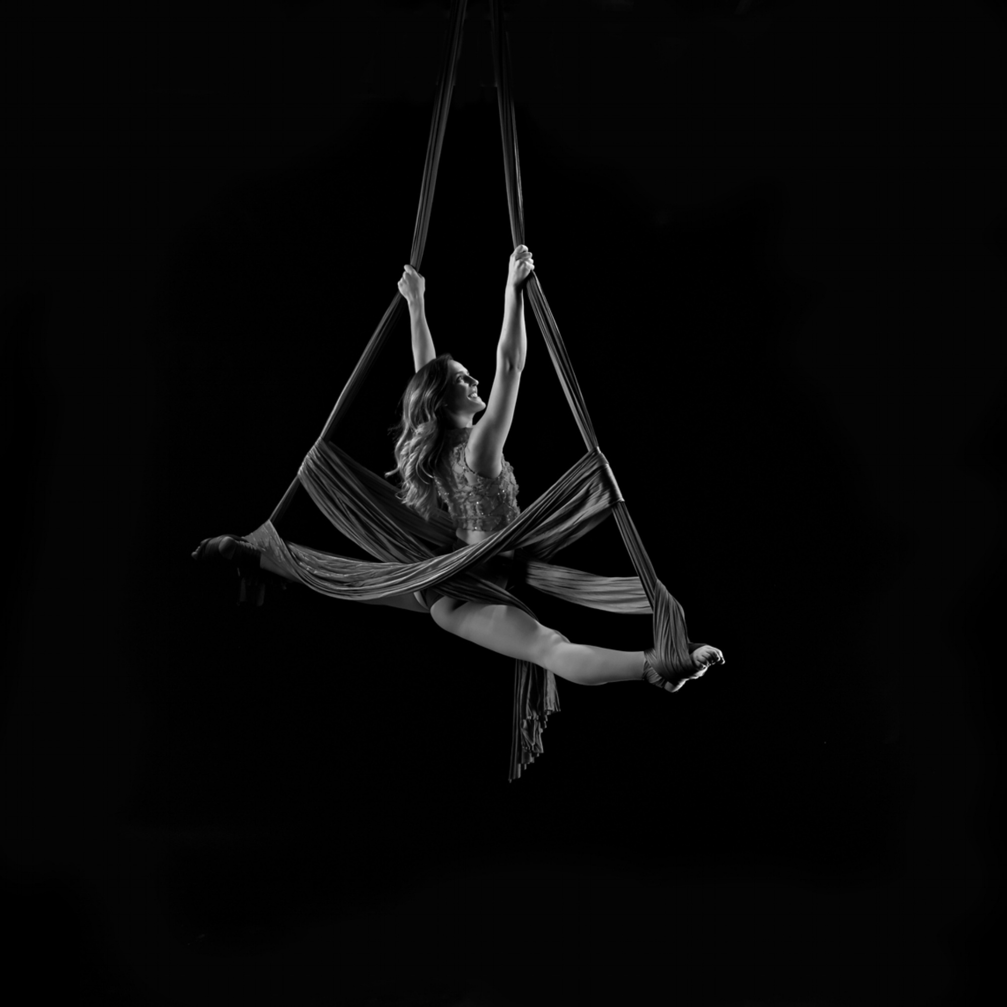 Services suspendedgravity, Aerial training, Aerial performances, Aerial expertise, 2000x2000 HD Phone