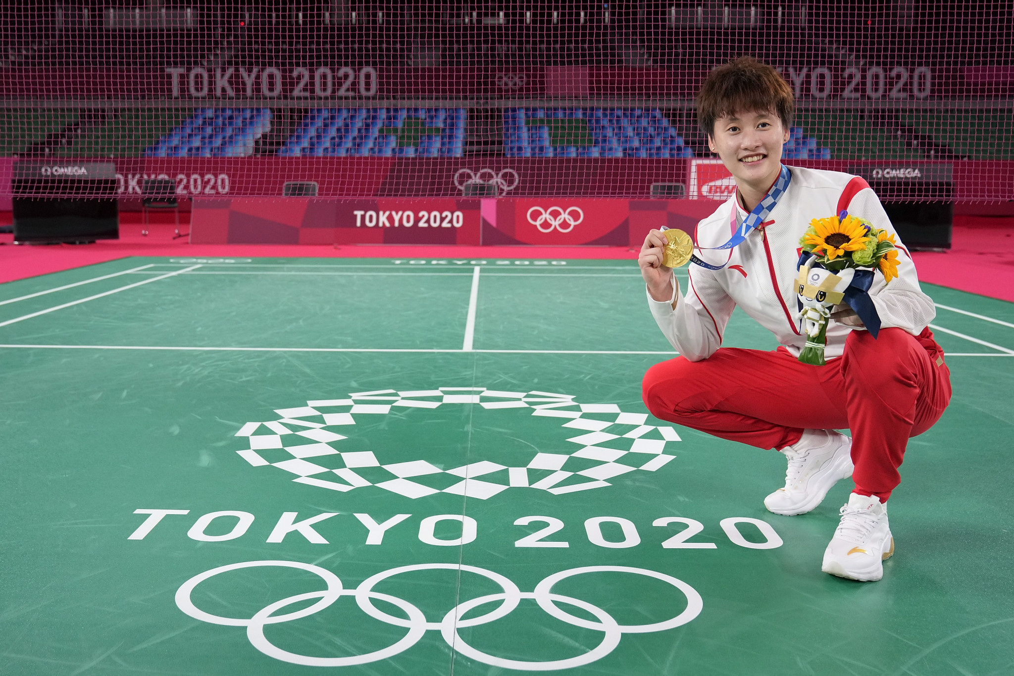 Olympic gold medal, Chen Yufei Wallpaper, 2050x1370 HD Desktop