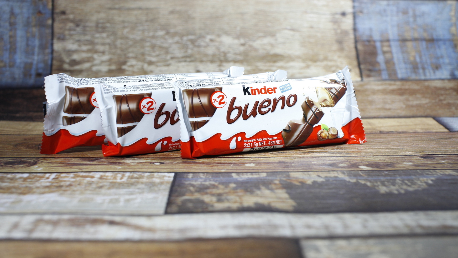 Kinder, Bueno bars, Finally coming, SheKnows, 1920x1080 Full HD Desktop