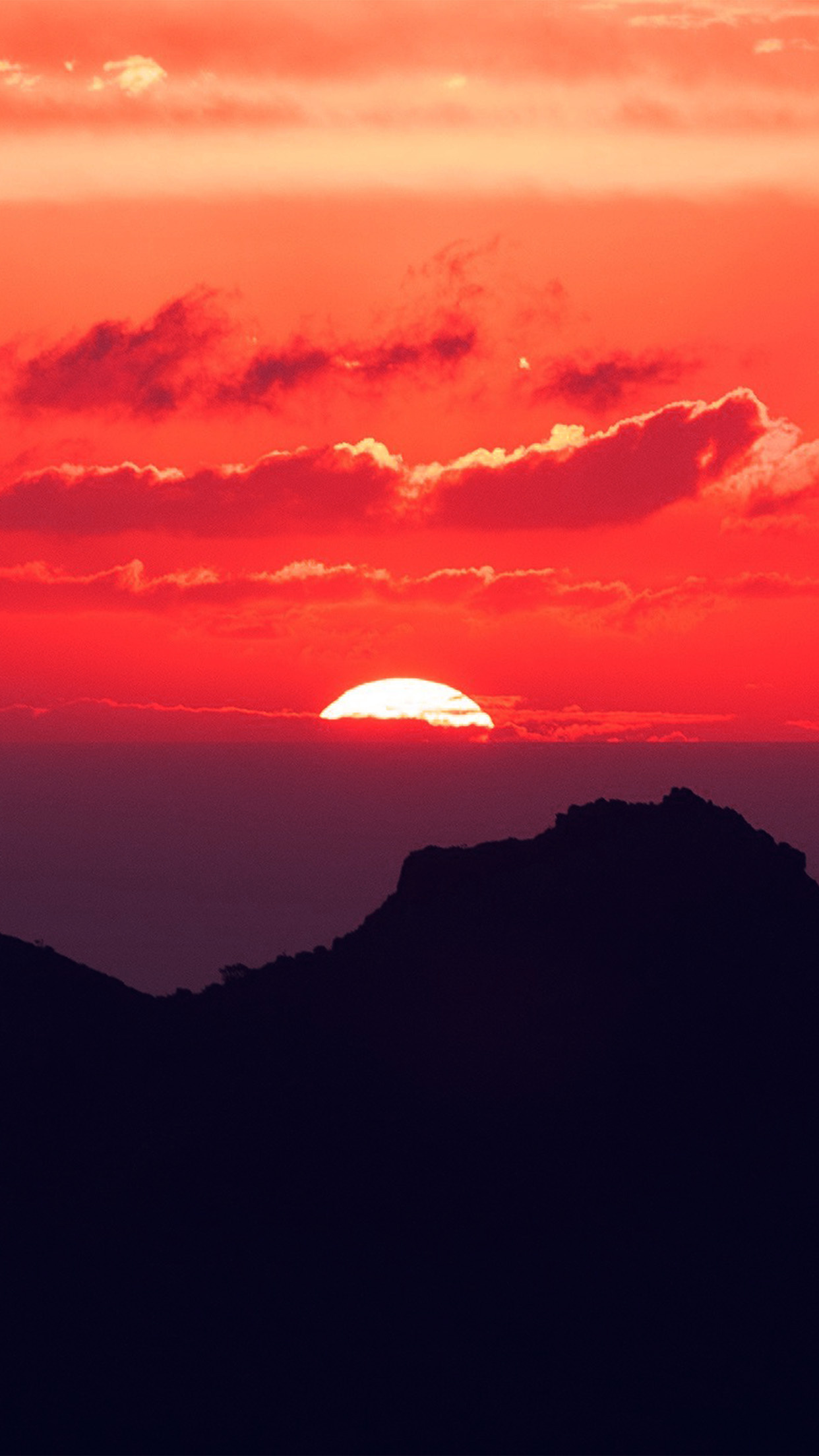 setting sun on horizon, silhouetted rocky mountain ridge, crimson red sunset sky, HD Phone wallpaper