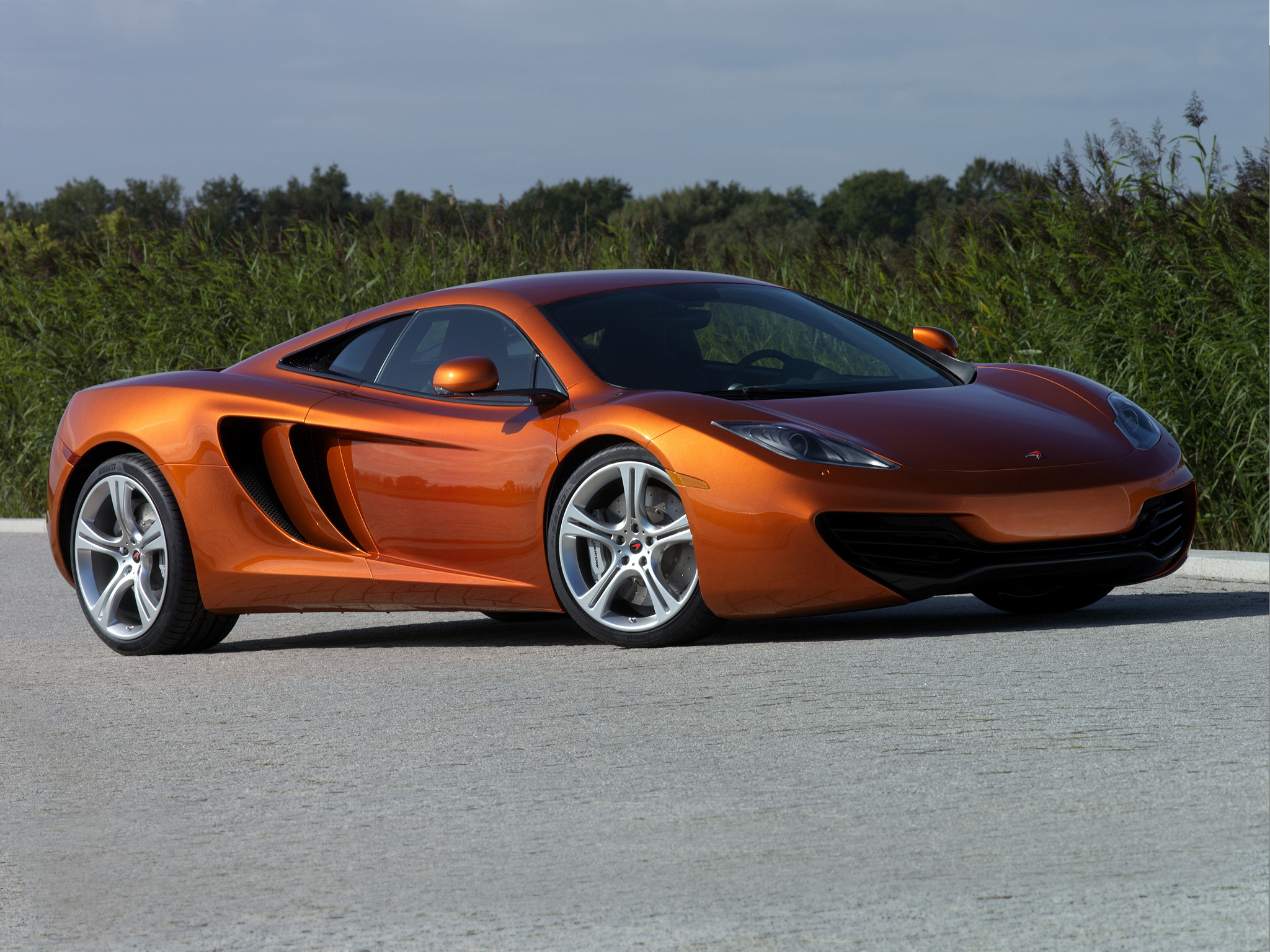 McLaren 12C, Mobile wallpaper, Side view, Free download, 2050x1540 HD Desktop