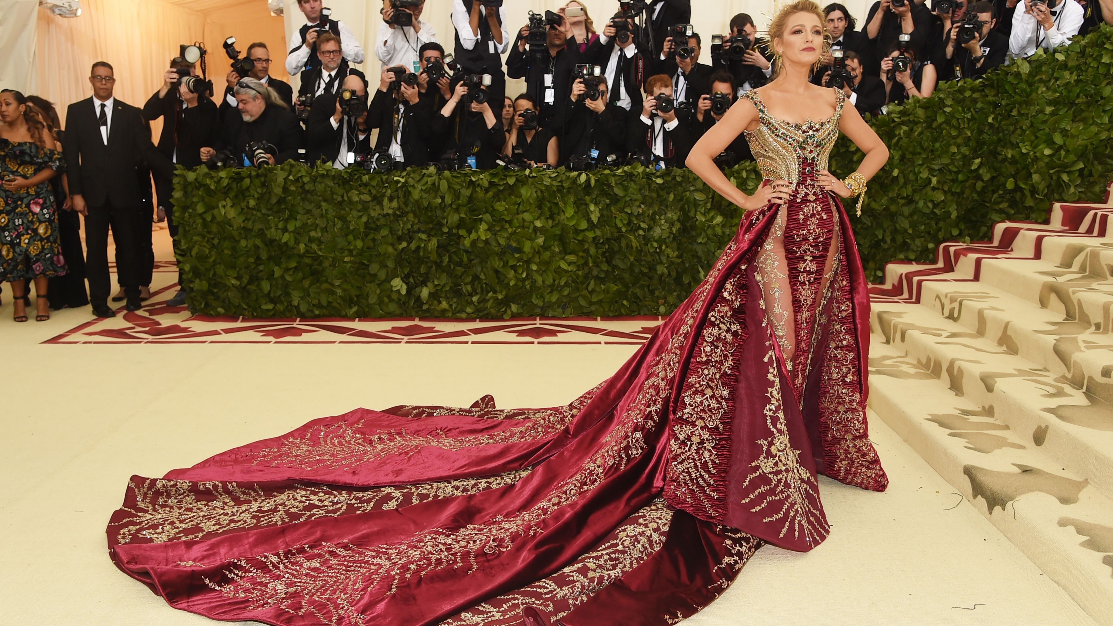 Met Gala fashion, Glamorous event, Celebrity style, Stunning wallpapers, 3840x2160 4K Desktop