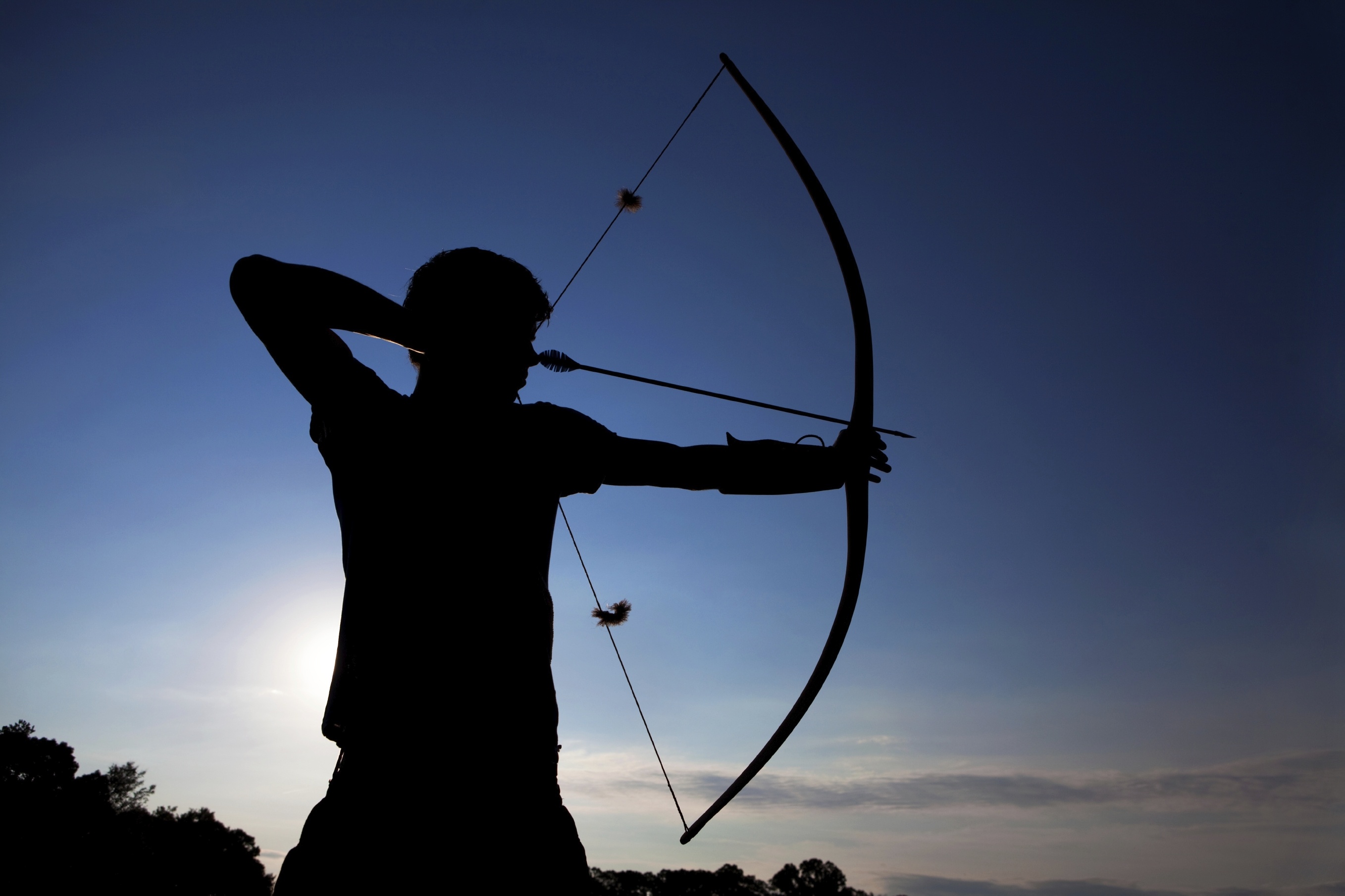 Archery phone wallpaper, Personalized decor, Hunter's theme, Bow and arrow visuals, 2720x1810 HD Desktop