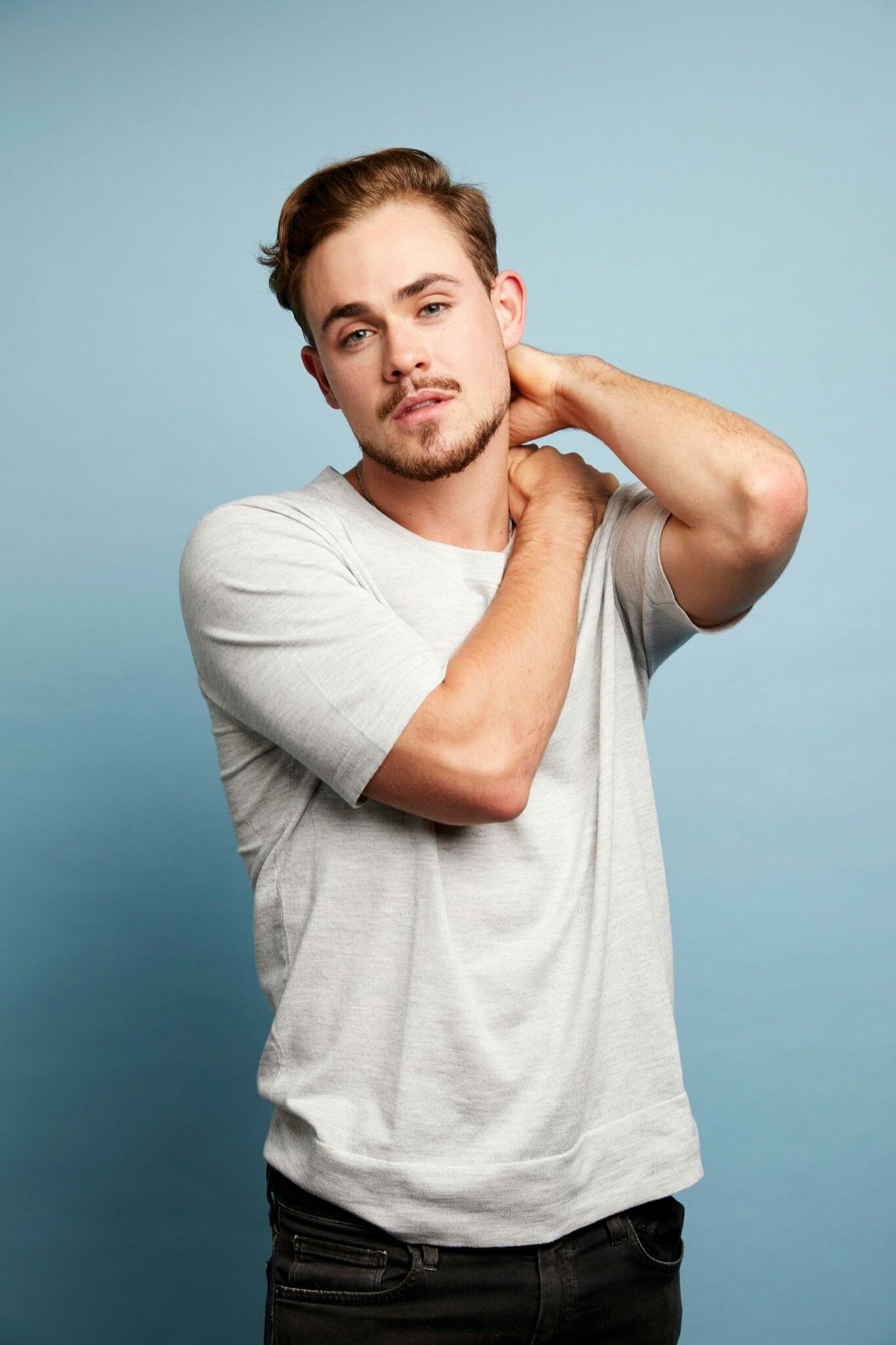 Dacre Montgomery, Hollywood bad boy, TV show star, Curiosidades, 1370x2050 HD Phone