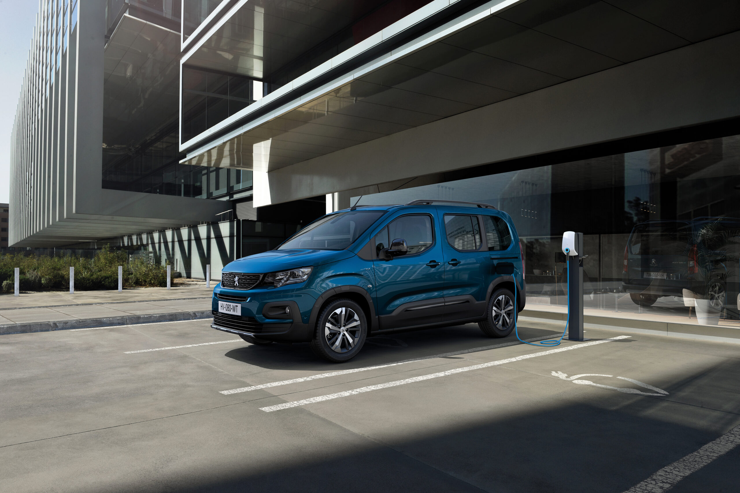Peugeot Rifter, Ideal electric car, Family-friendly, Order now, 2560x1710 HD Desktop