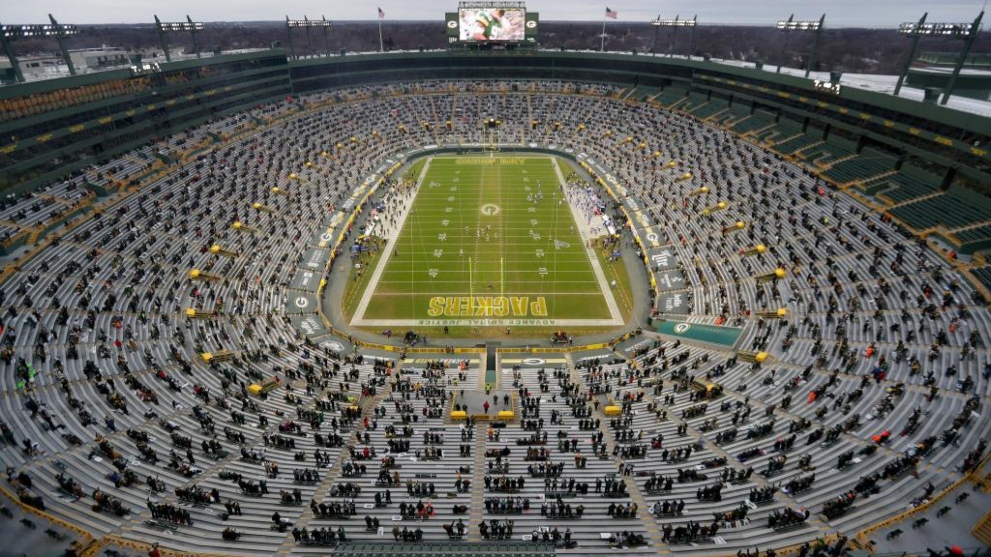 Lambeau Field, Green Bay Packers, Match in London, 1980x1120 HD Desktop