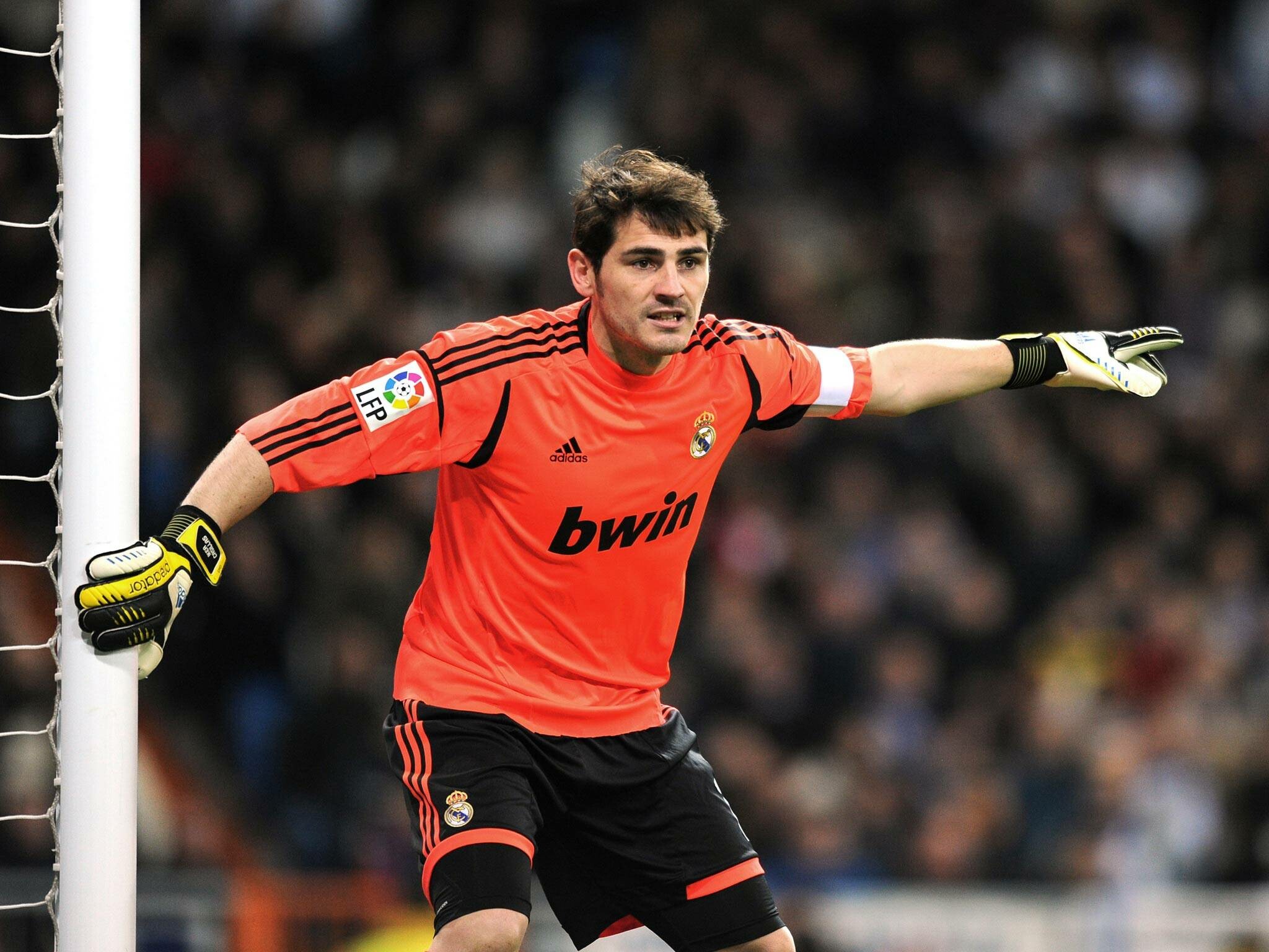 Real Madrid, Iker Casillas Wallpaper, 2050x1540 HD Desktop