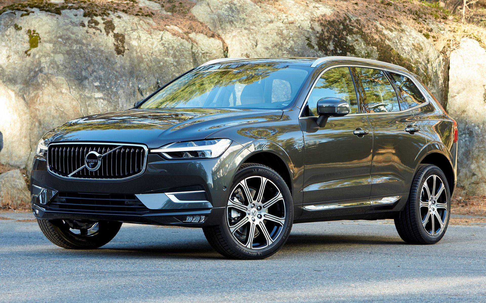 Volvo XC60, 2017 wallpapers, Refined Swedish design, Impressive road presence, 1920x1200 HD Desktop