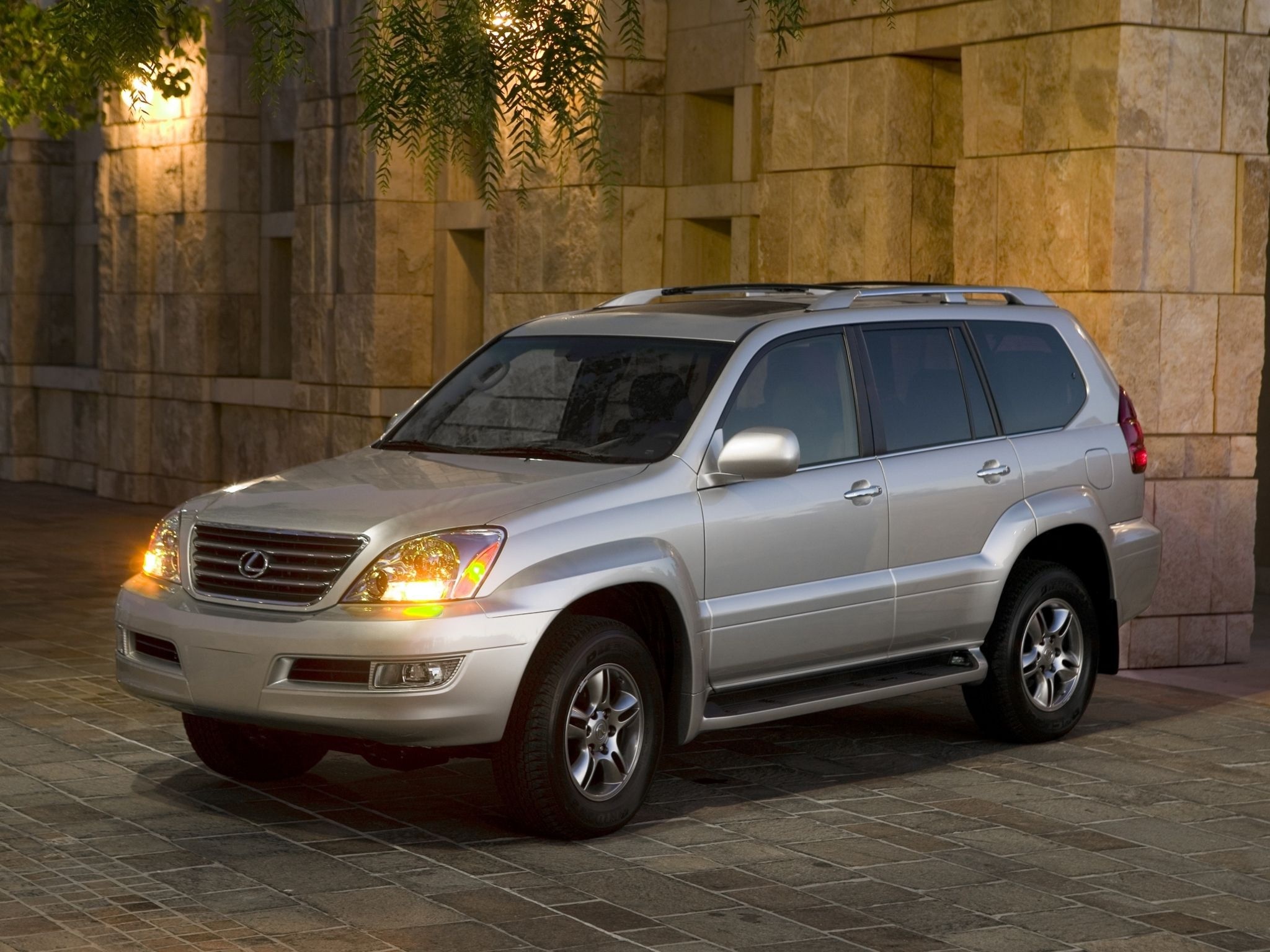 2010 Model, Lexus GX Wallpaper, 2050x1540 HD Desktop