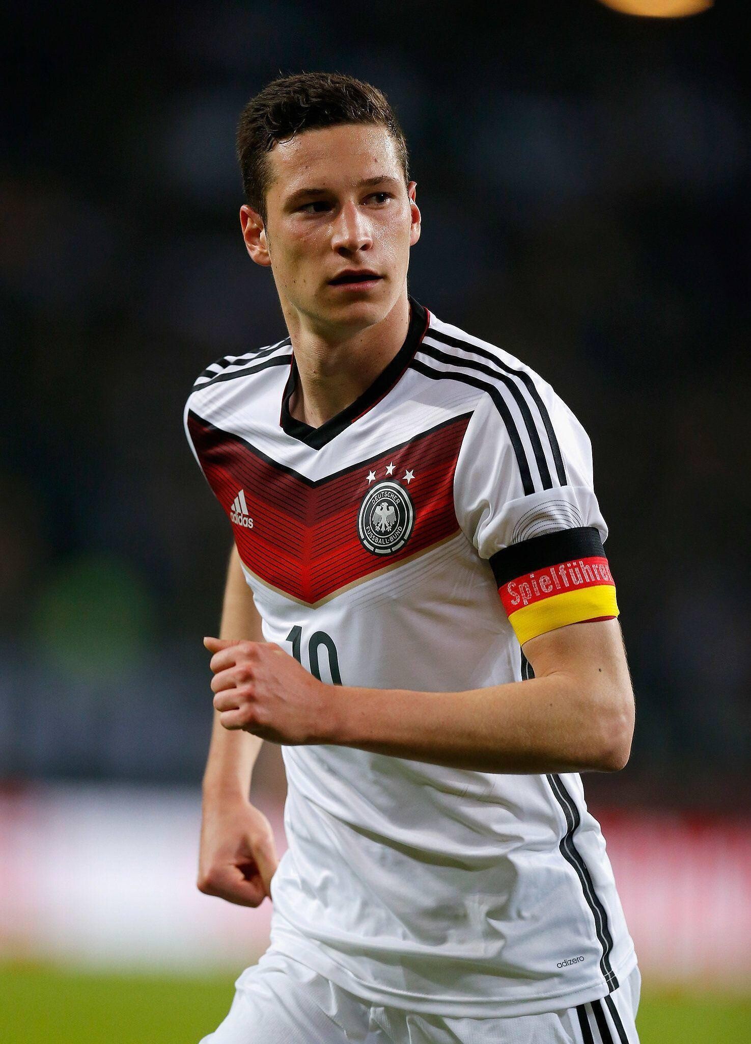 Julian Draxler, Germany Soccer Team Wallpaper, 1480x2050 HD Phone