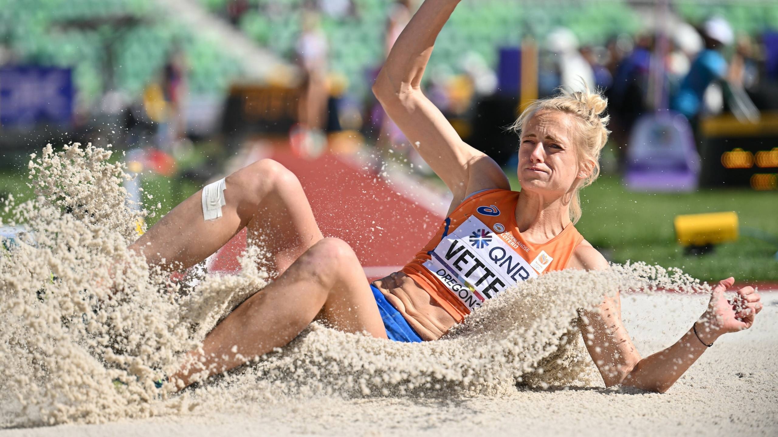 Anouk Vetter, Exciting heptathlon finale, Thiam's challenge, Spirited competition, 2560x1440 HD Desktop