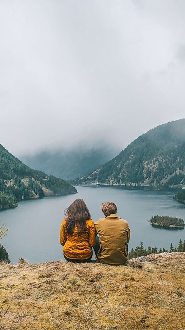 Travel Couple Wallpaper 720x1290