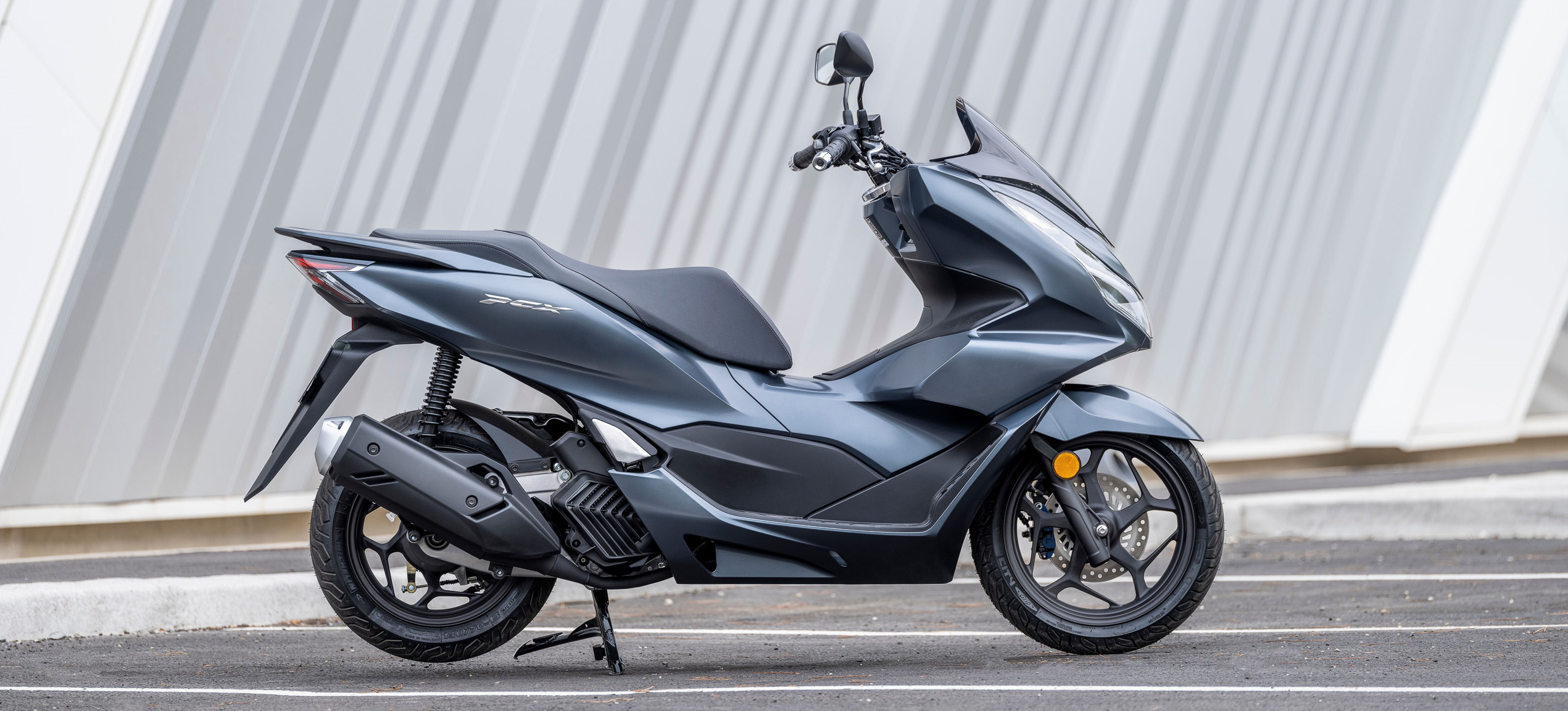 Honda PCX125, 2021 model, Paul Tan's automotive news, 2550x1160 Dual Screen Desktop