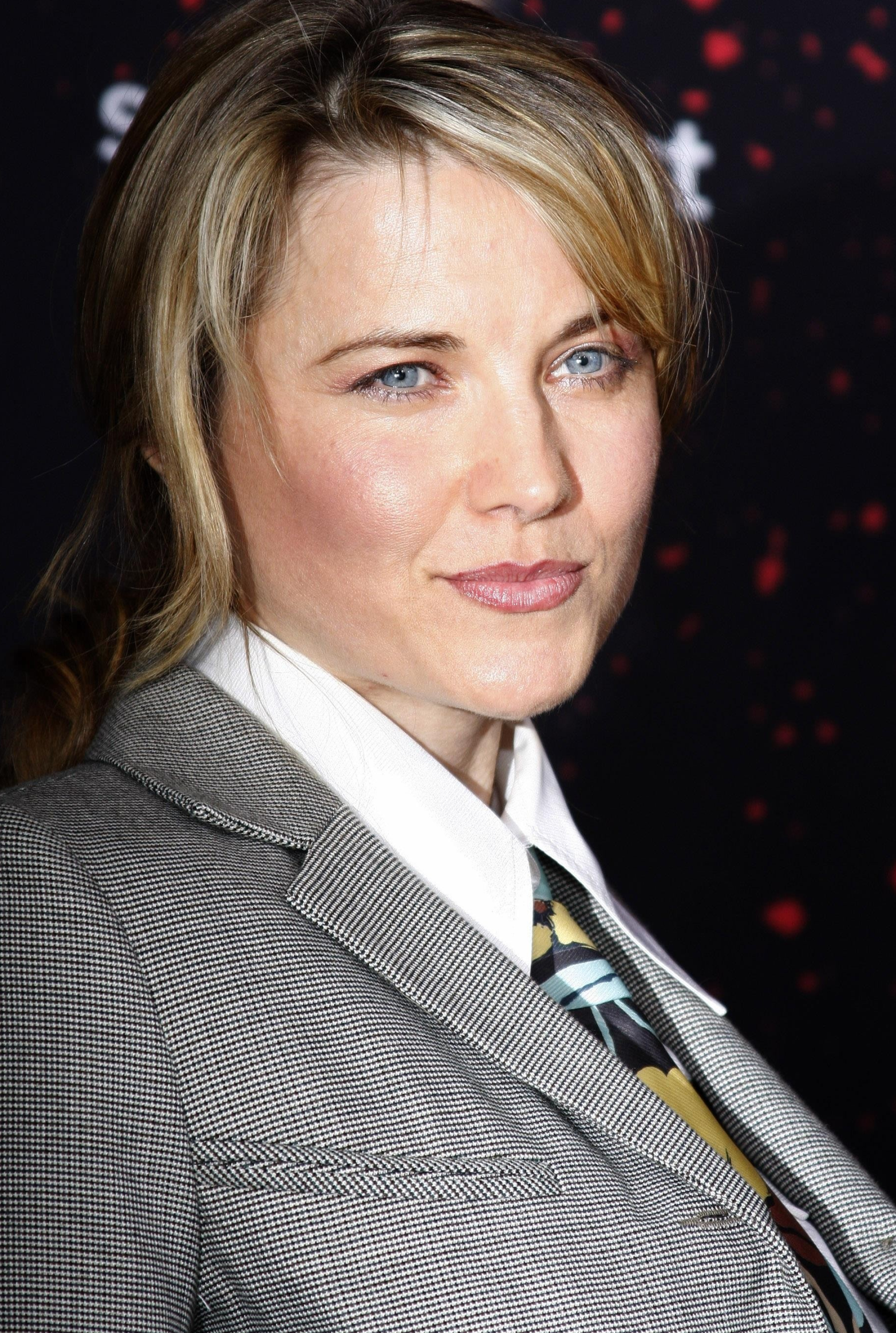 Lucy Lawless, Lucy Lawless photo, Fanpop, 2020x3000 HD Phone