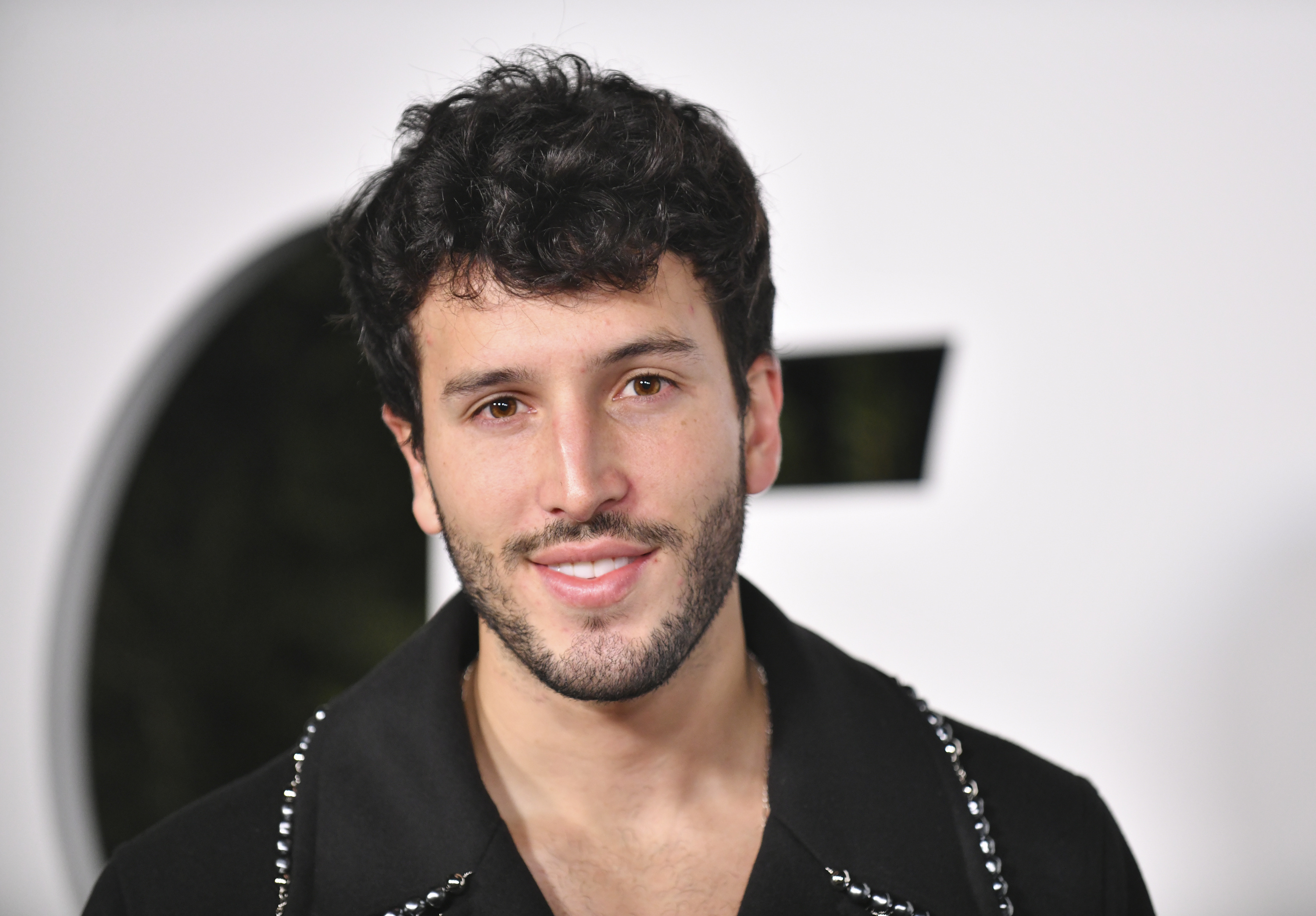 Sebastian Yatra, Colombian singer, Oscars performance, Encanto, 3000x2090 HD Desktop