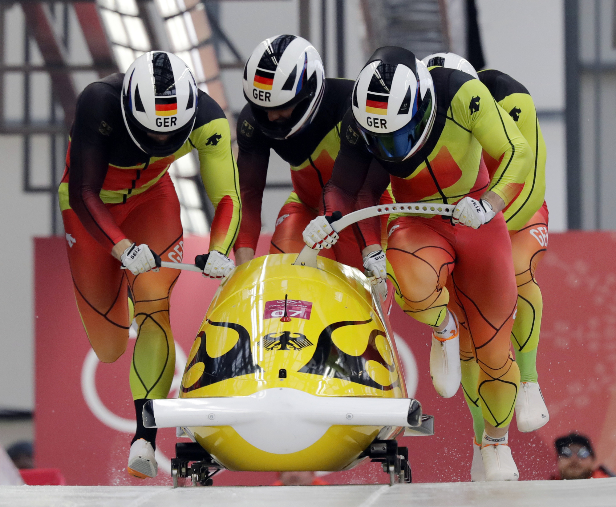2018 PyeongChang Olympics, Bobsleigh Wallpaper, 2000x1650 HD Desktop