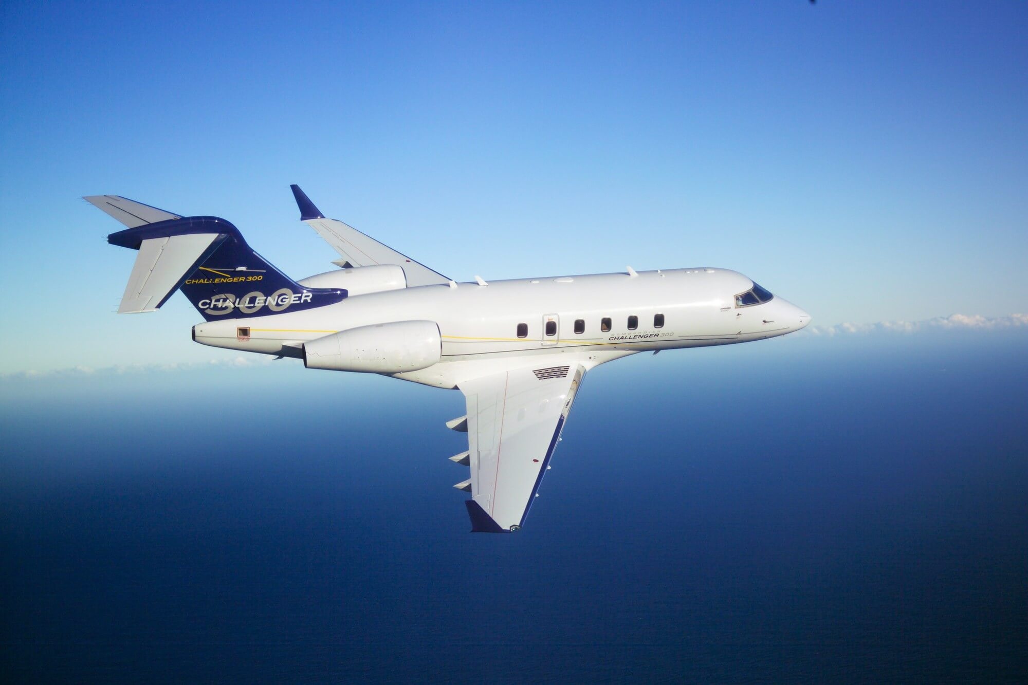 Bombardier Challenger 300, Super midsize jets, Safest and most affordable, 2000x1340 HD Desktop